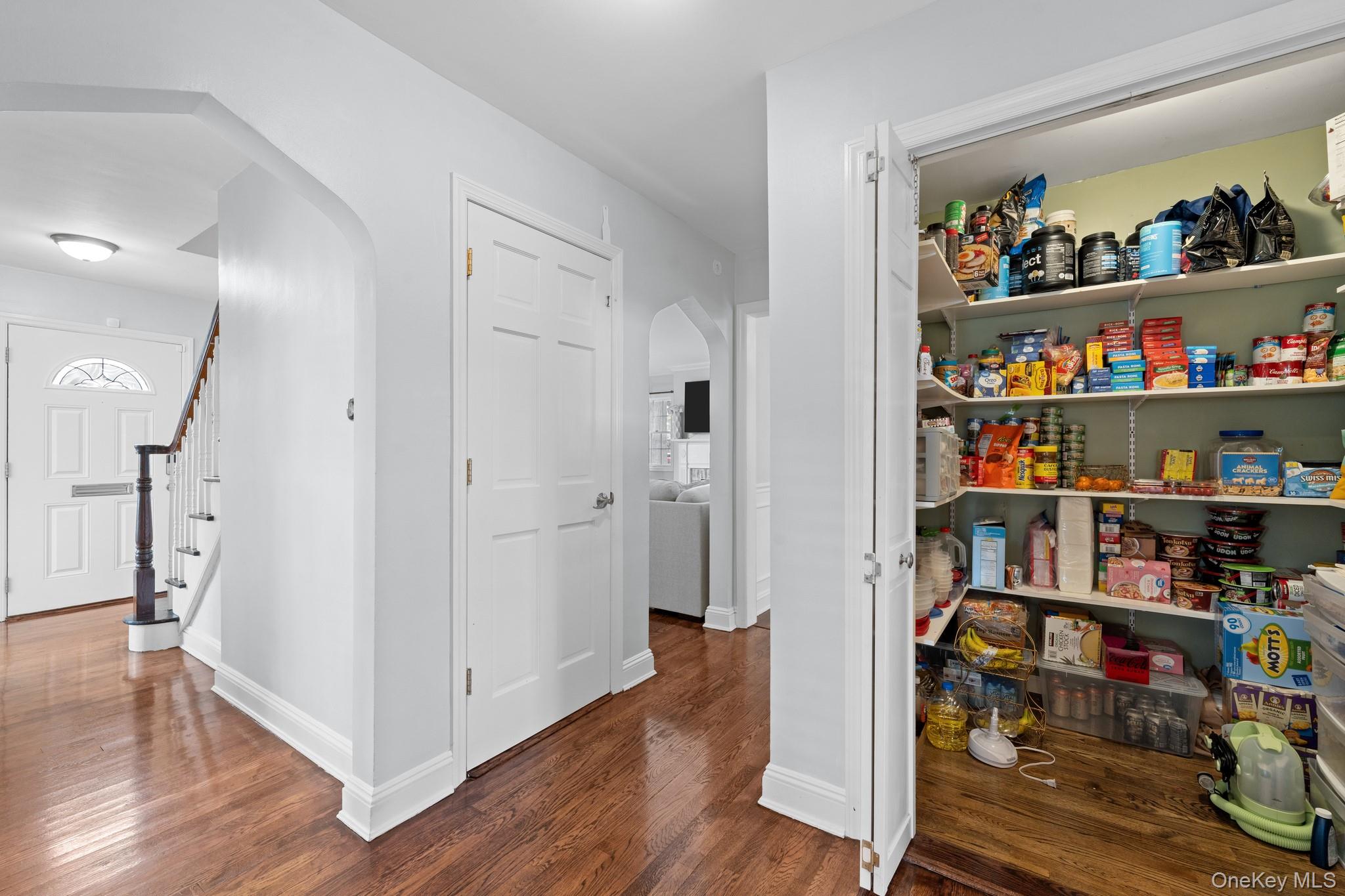 #14 photo, 39 Gateway, Rockville Centre , NY 11570