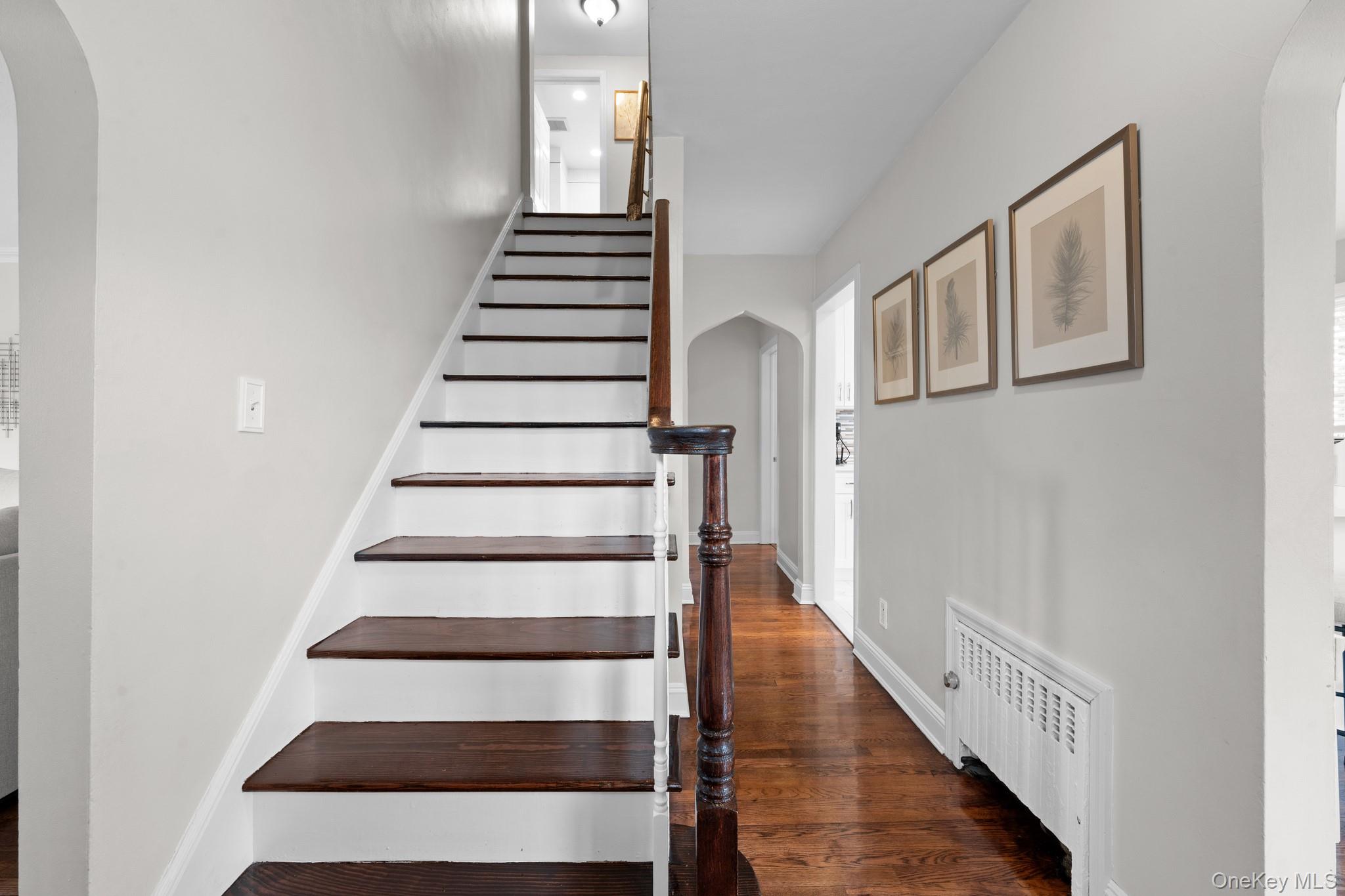 #3 photo, 39 Gateway, Rockville Centre , NY 11570