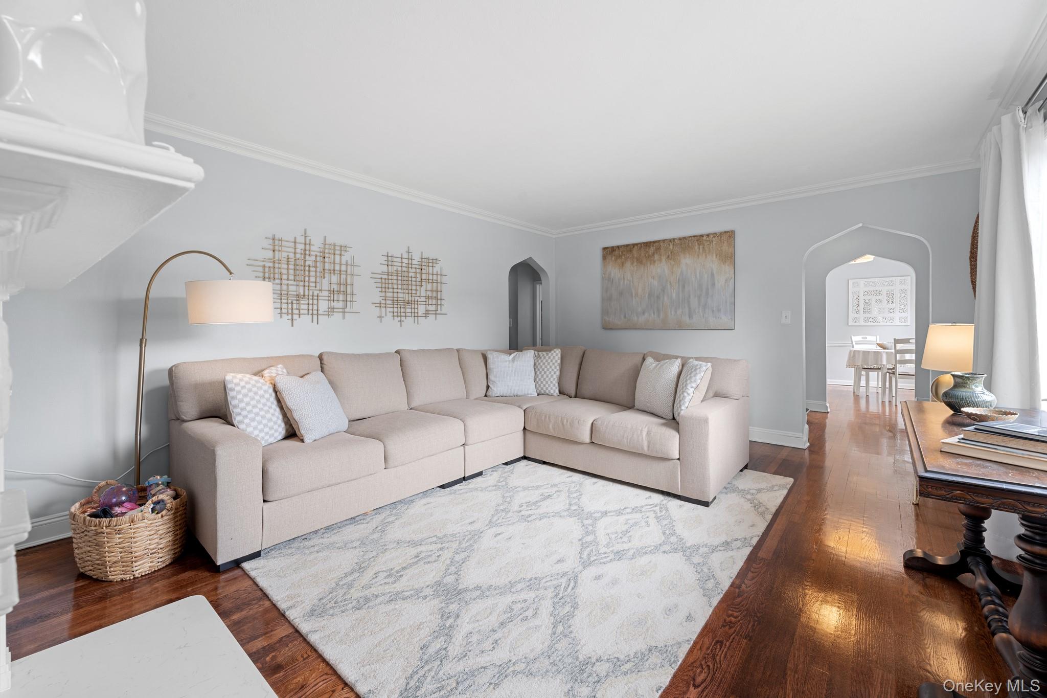 #5 photo, 39 Gateway, Rockville Centre , NY 11570