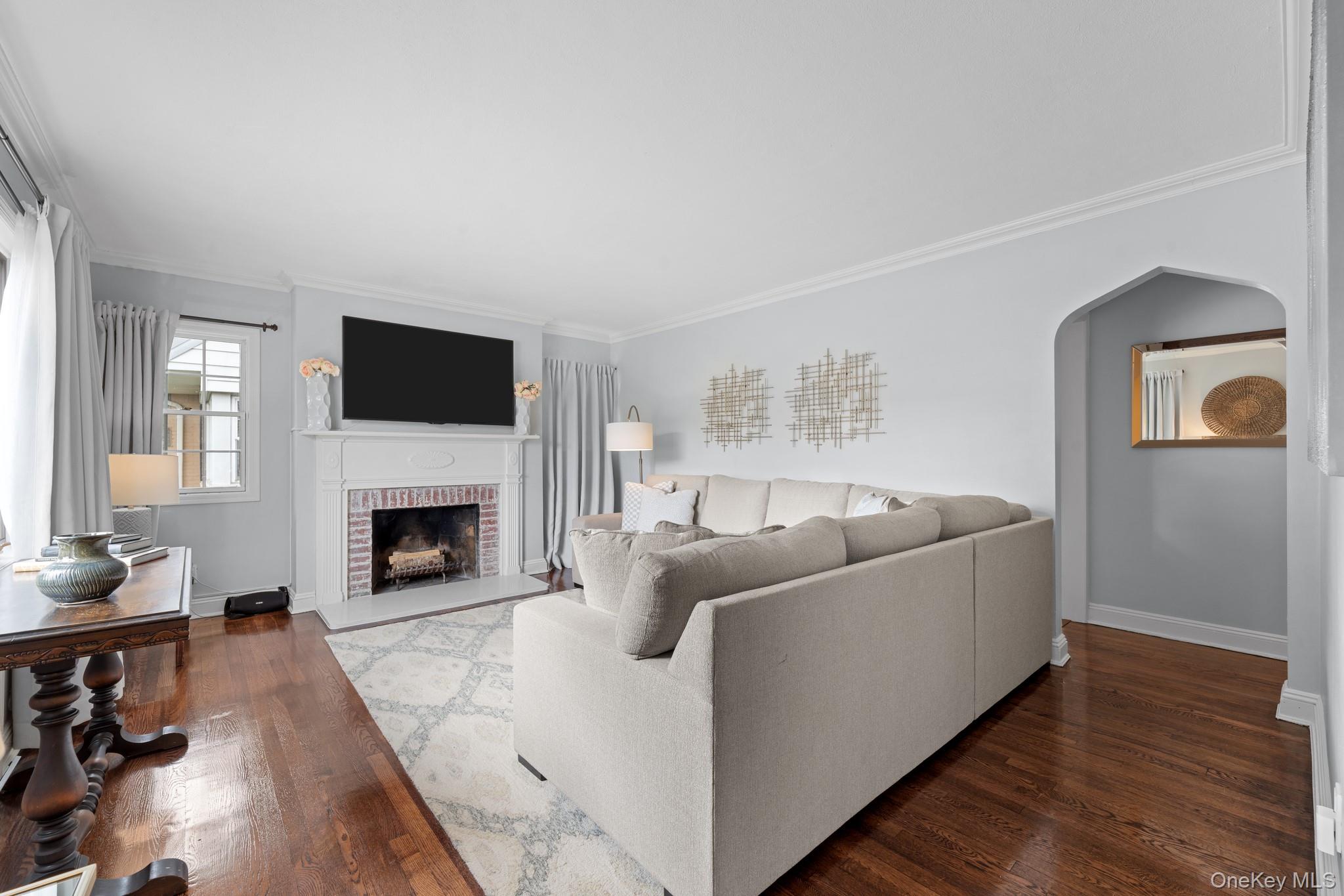 #6 photo, 39 Gateway, Rockville Centre , NY 11570