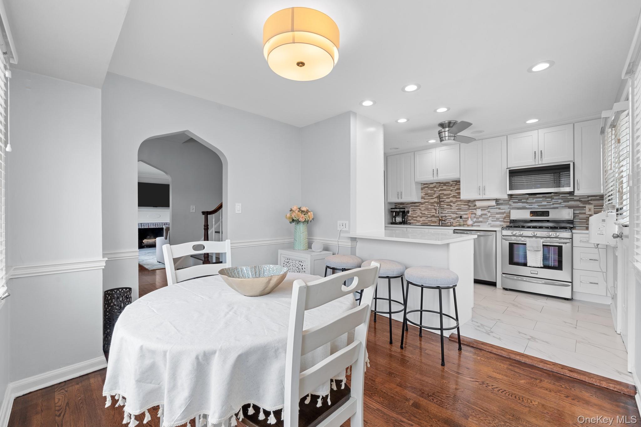 #8 photo, 39 Gateway, Rockville Centre , NY 11570