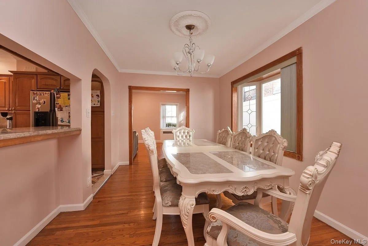 #4 photo, 108-30 67 Avenue, クイーンズ区 Forest Hills , NY 11375