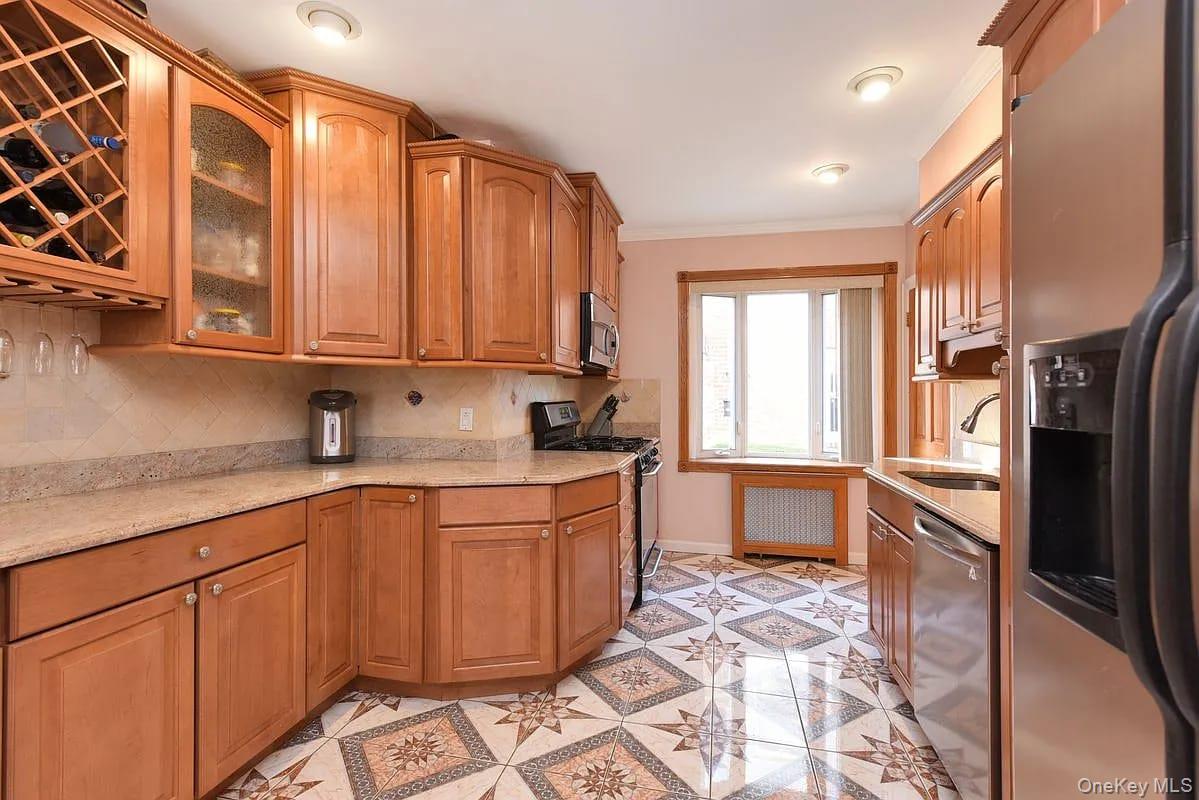 #9 photo, 108-30 67 Avenue, クイーンズ区 Forest Hills , NY 11375