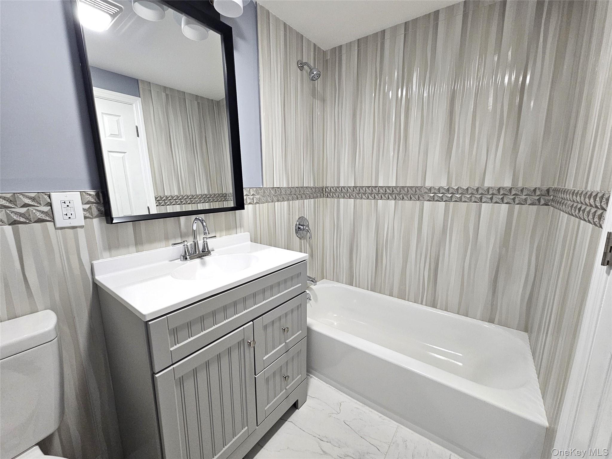 #15 photo, 114 Granny Road, サフォーク郡 Farmingville , NY 11738