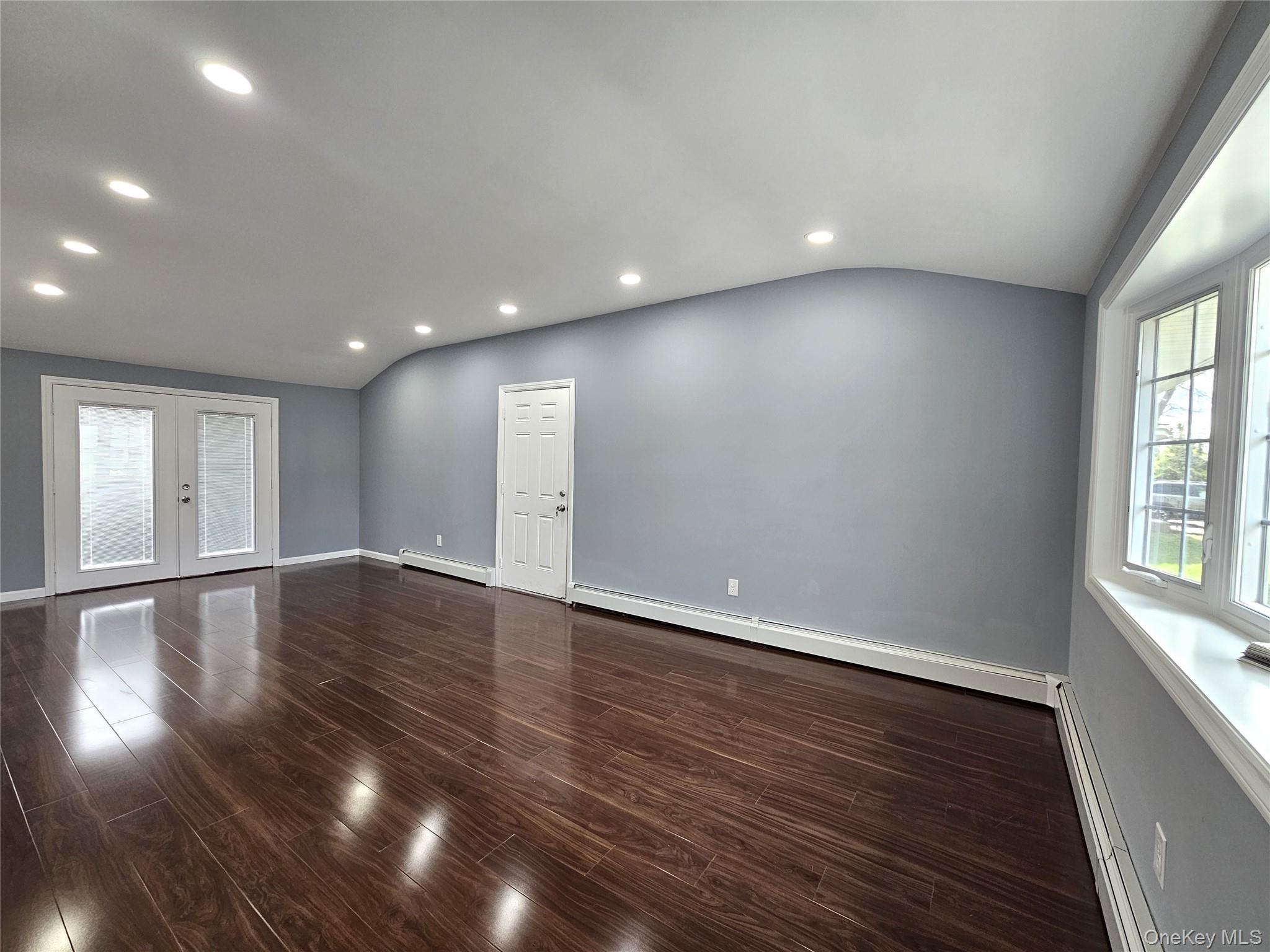 #2 photo, 114 Granny Road, サフォーク郡 Farmingville , NY 11738