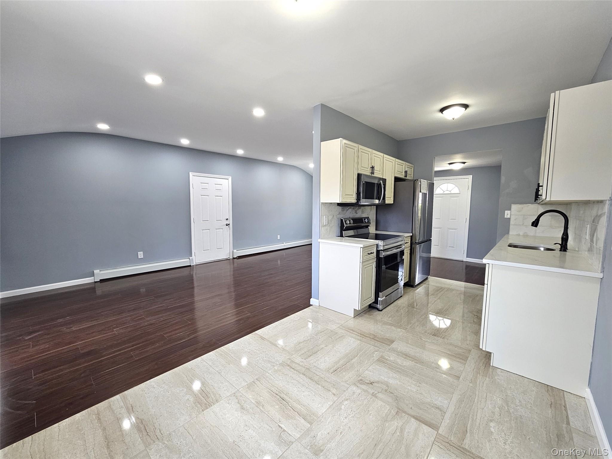 #6 photo, 114 Granny Road, サフォーク郡 Farmingville , NY 11738