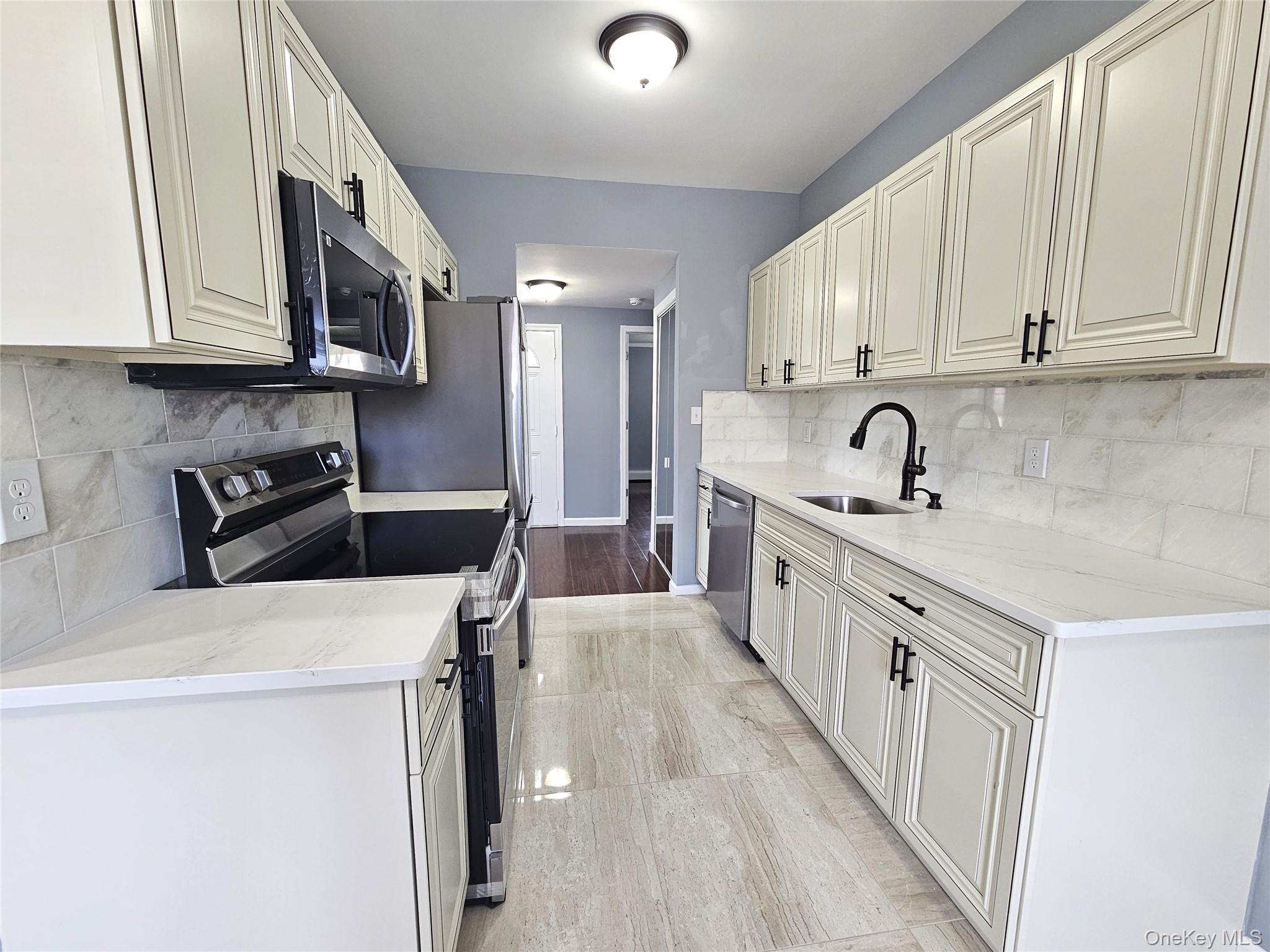 #7 photo, 114 Granny Road, サフォーク郡 Farmingville , NY 11738