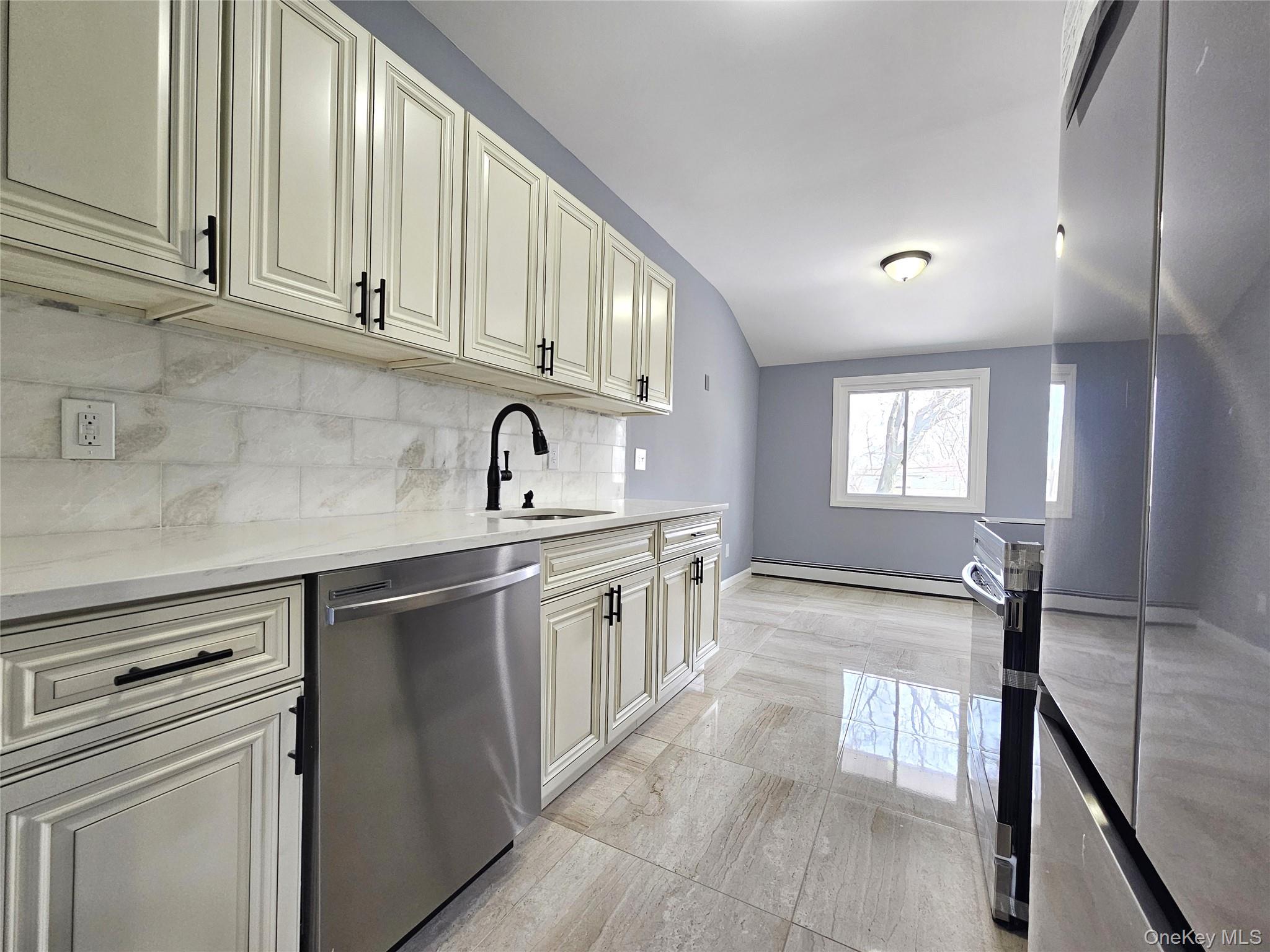 #9 photo, 114 Granny Road, サフォーク郡 Farmingville , NY 11738