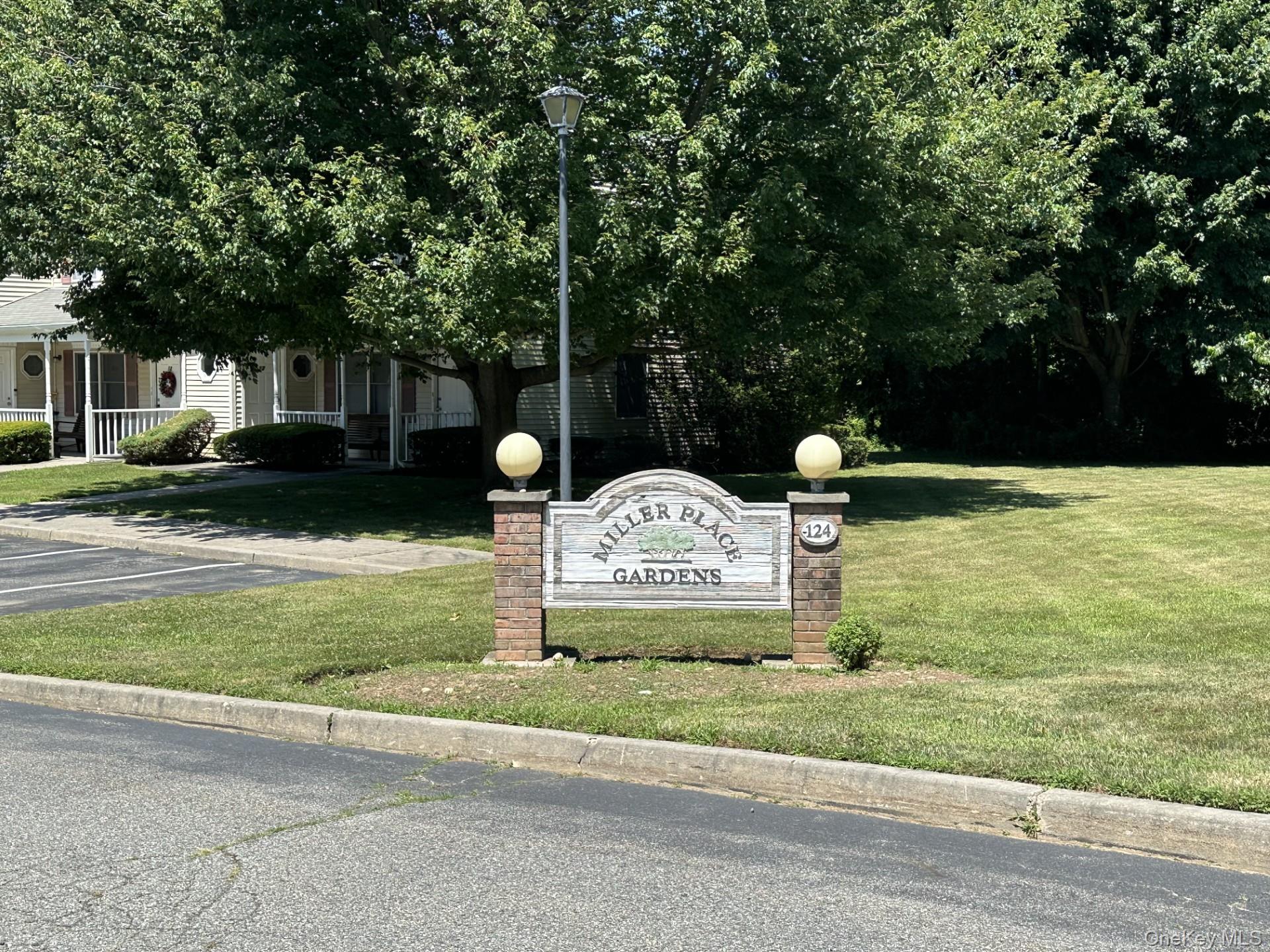 #1 photo, 124 Sylvan Avenue, सफ़ोक काउंटी Miller Place , NY 11764-3026