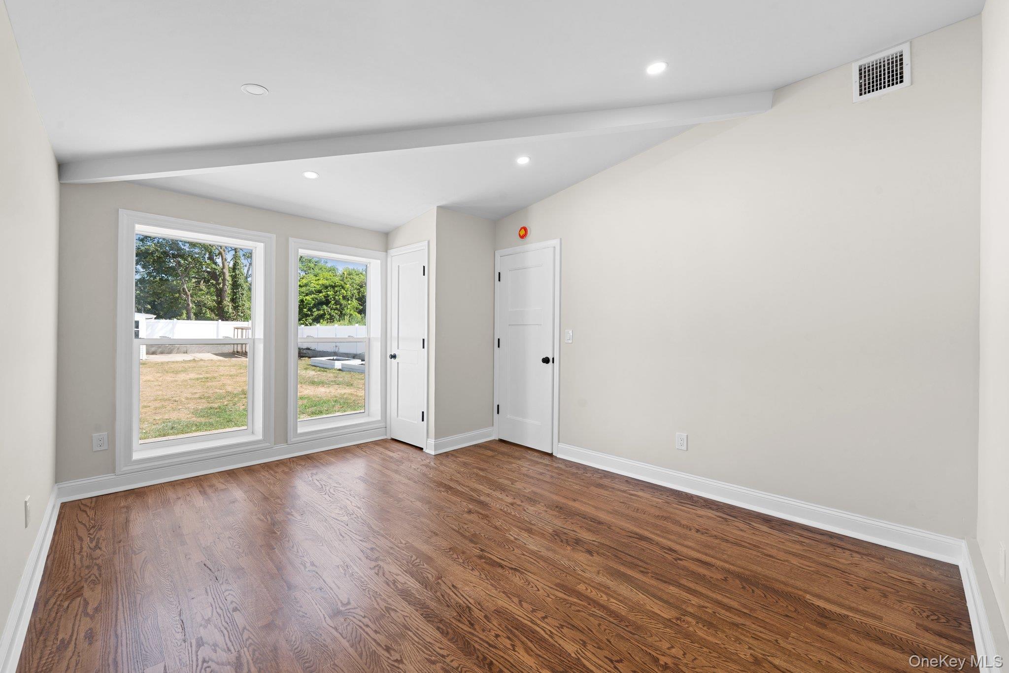 #12 photo, 51 Sterling Place, サフォーク郡 Amityville , NY 11701