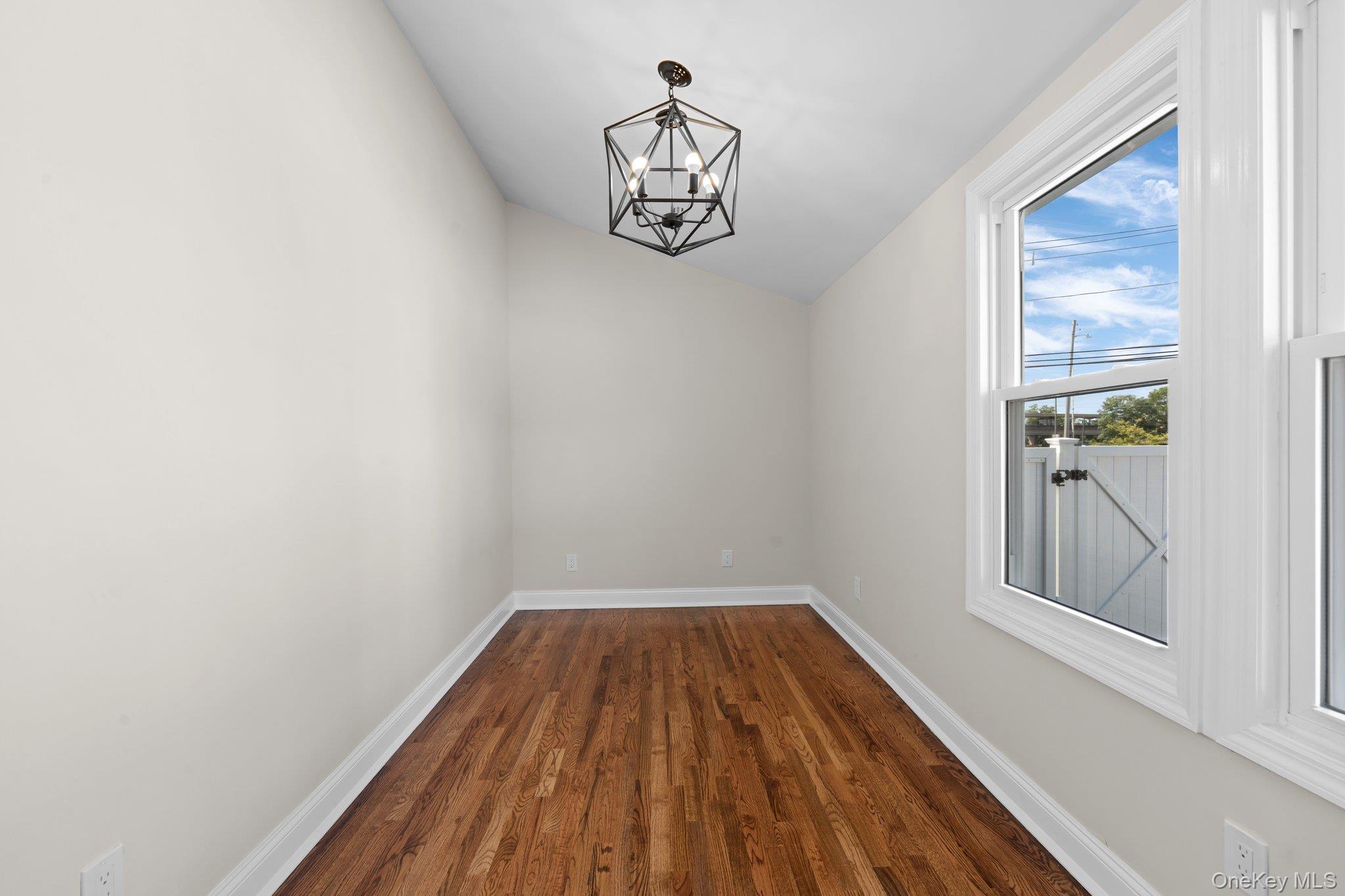 #15 photo, 51 Sterling Place, サフォーク郡 Amityville , NY 11701