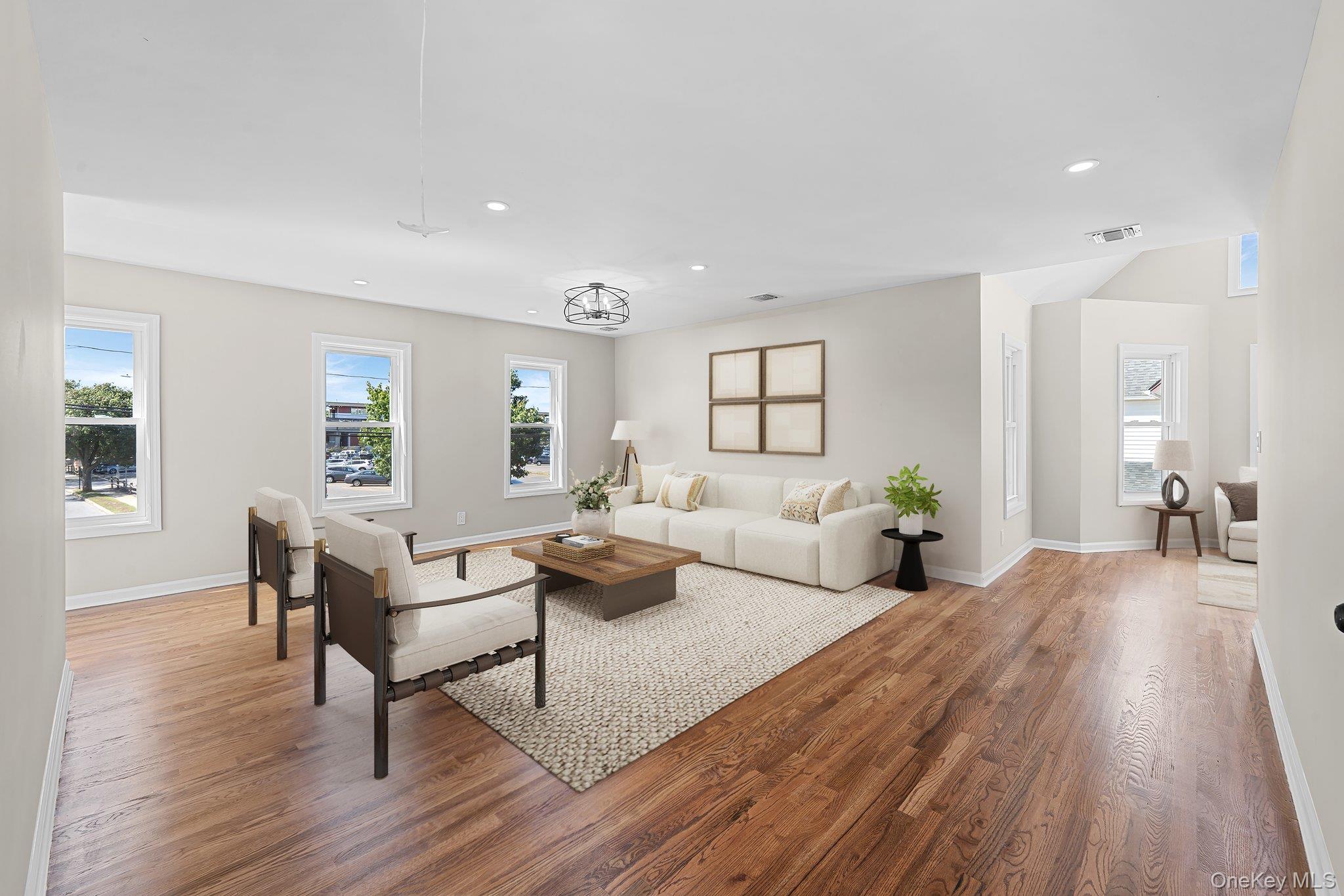 #17 photo, 51 Sterling Place, サフォーク郡 Amityville , NY 11701