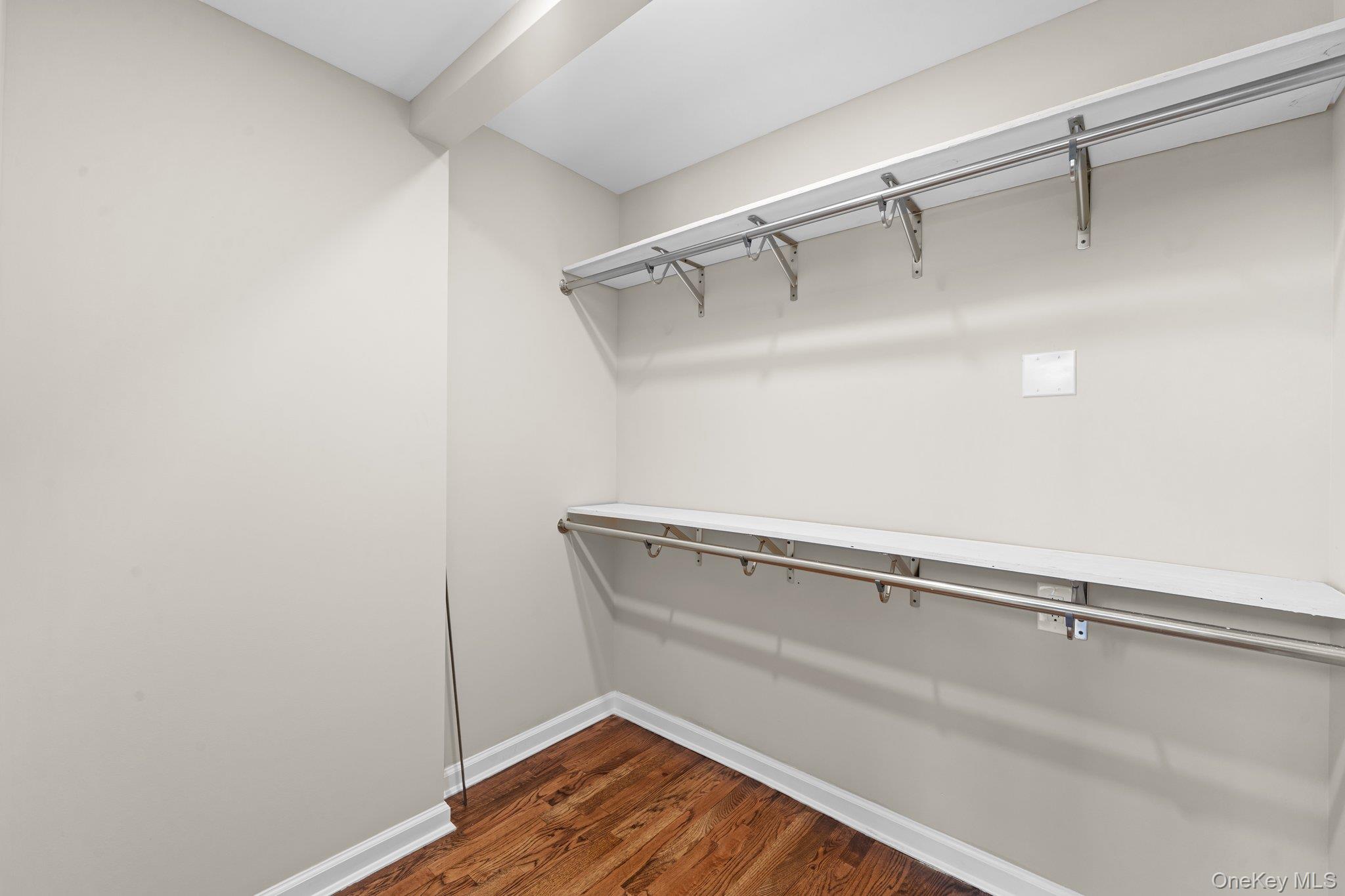 #20 photo, 51 Sterling Place, サフォーク郡 Amityville , NY 11701