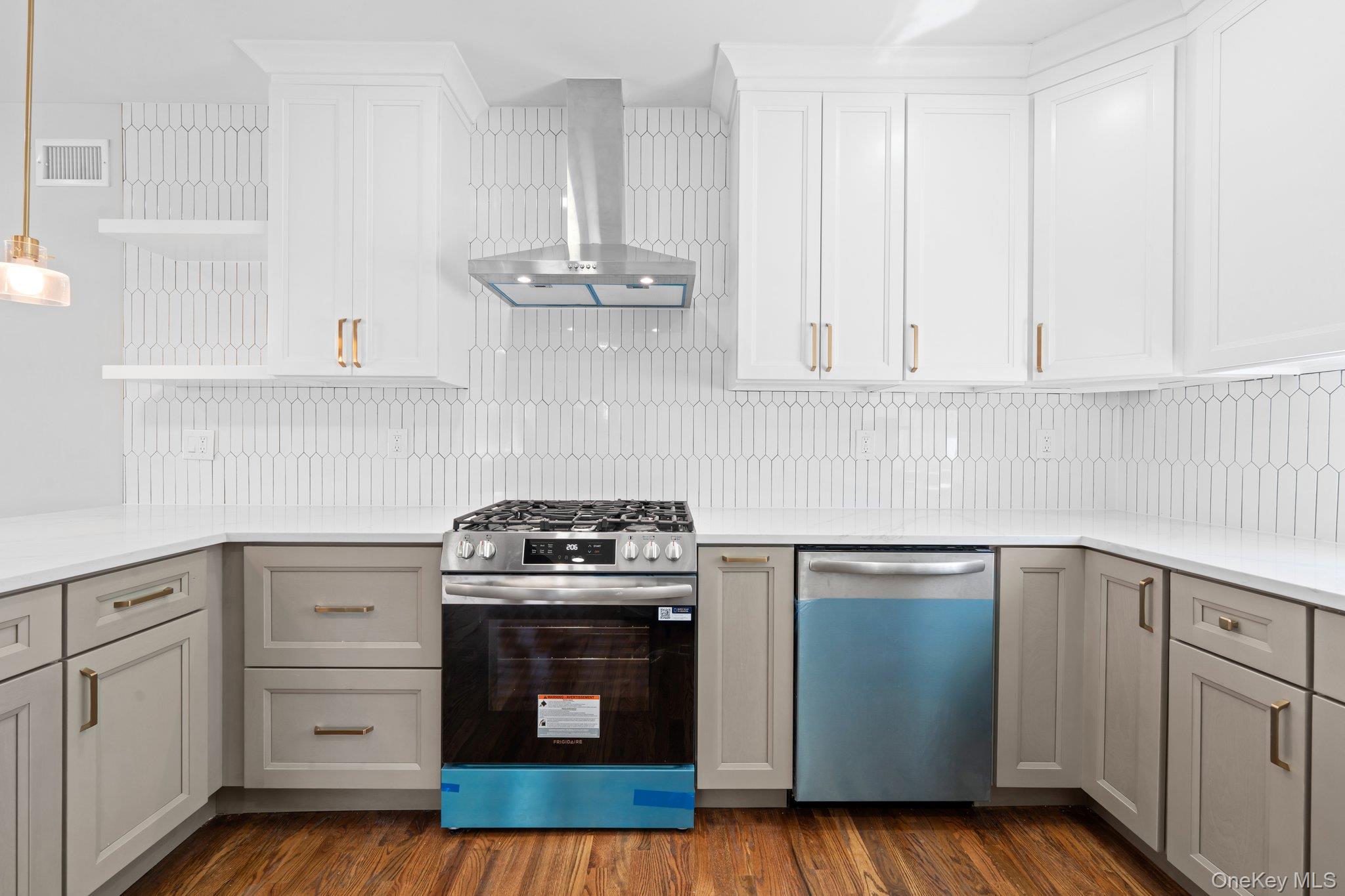 #9 photo, 51 Sterling Place, サフォーク郡 Amityville , NY 11701