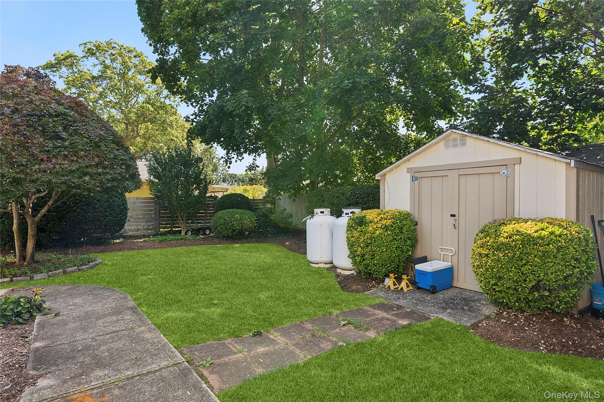 #18 photo, 188 Washington Avenue, サフォーク郡 Mastic Beach , NY 11951