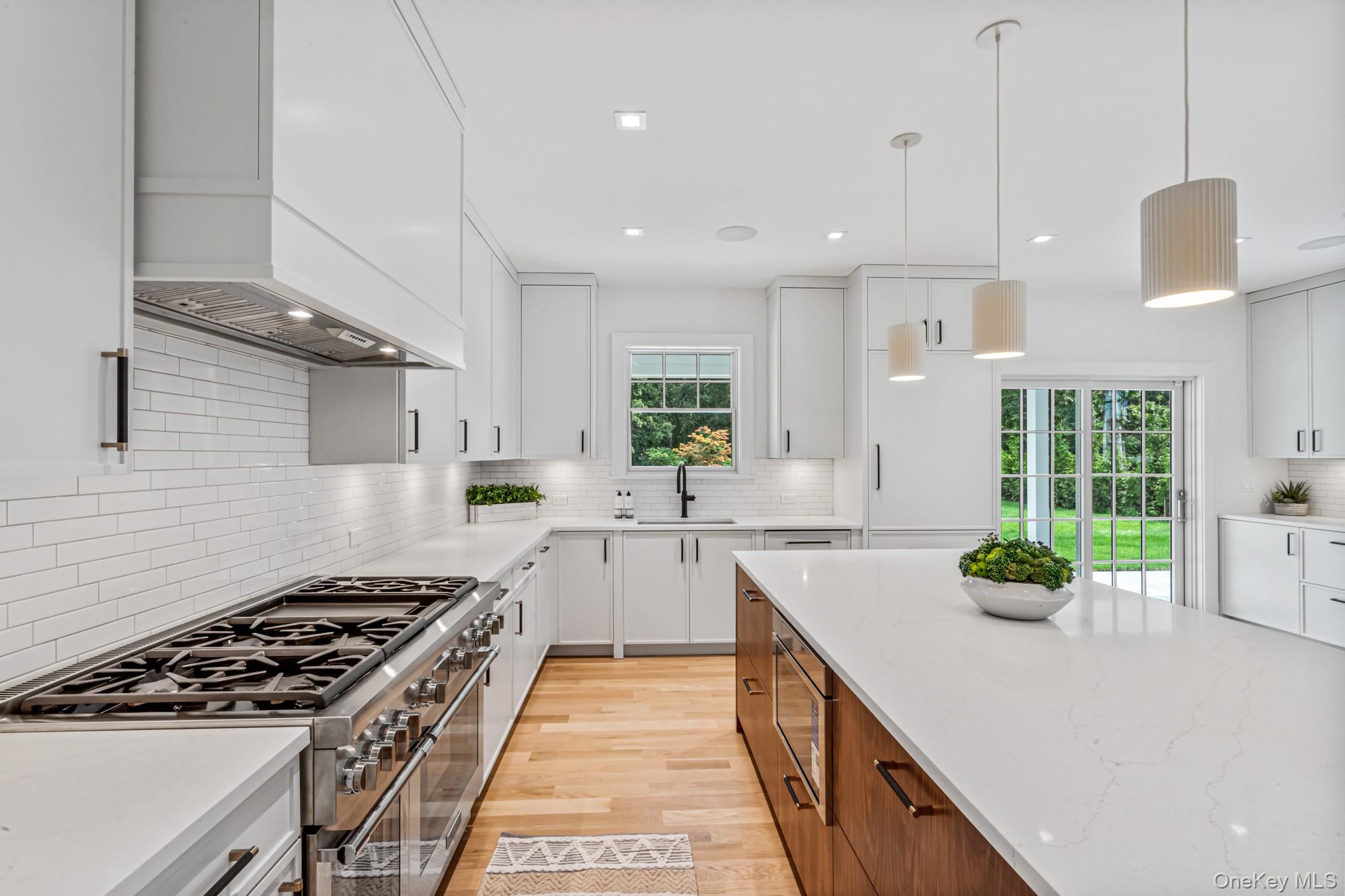 #13 photo, 36 Jagger Lane, サフォーク郡 Westhampton , NY 11977