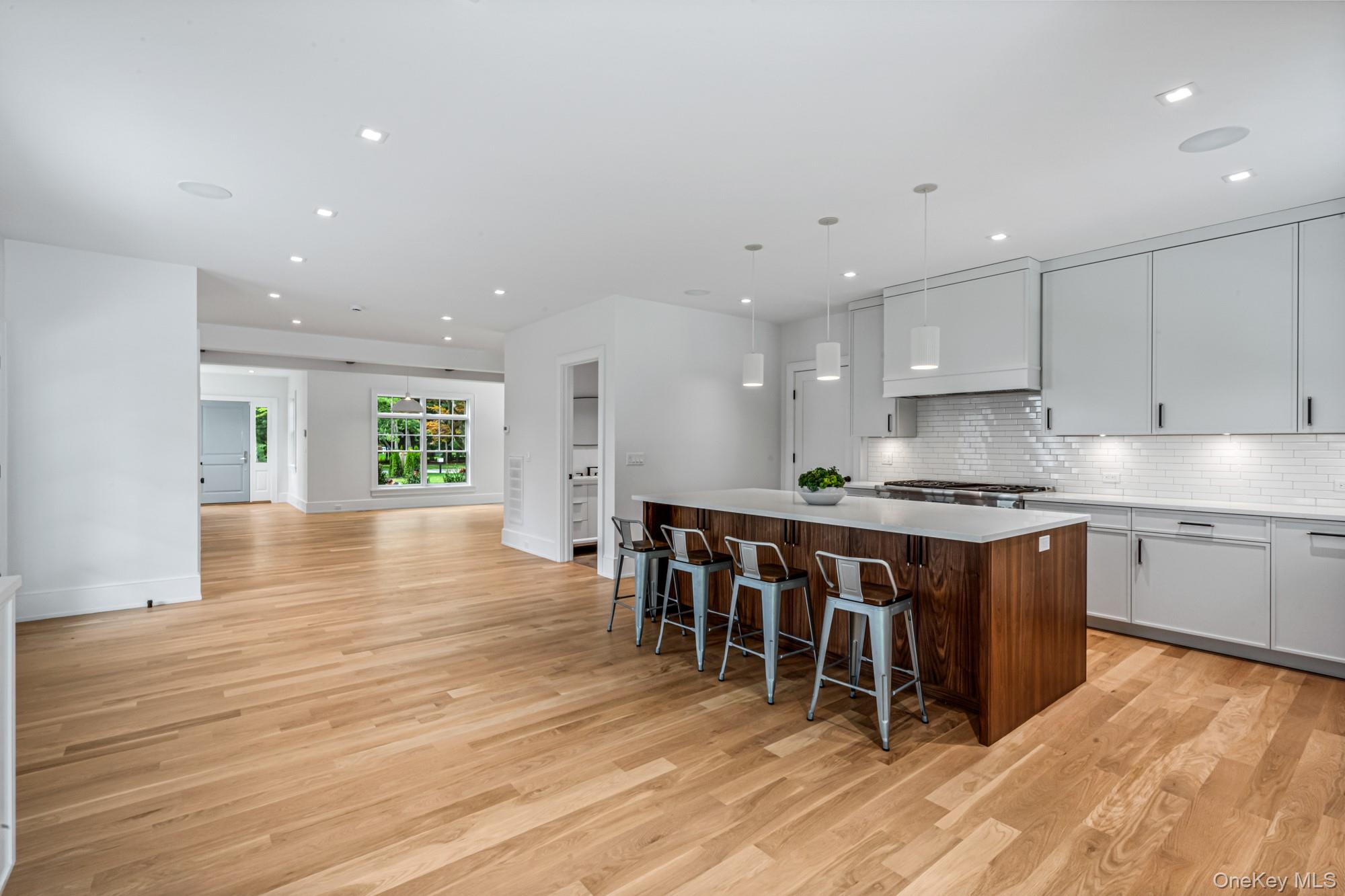 #15 photo, 36 Jagger Lane, サフォーク郡 Westhampton , NY 11977