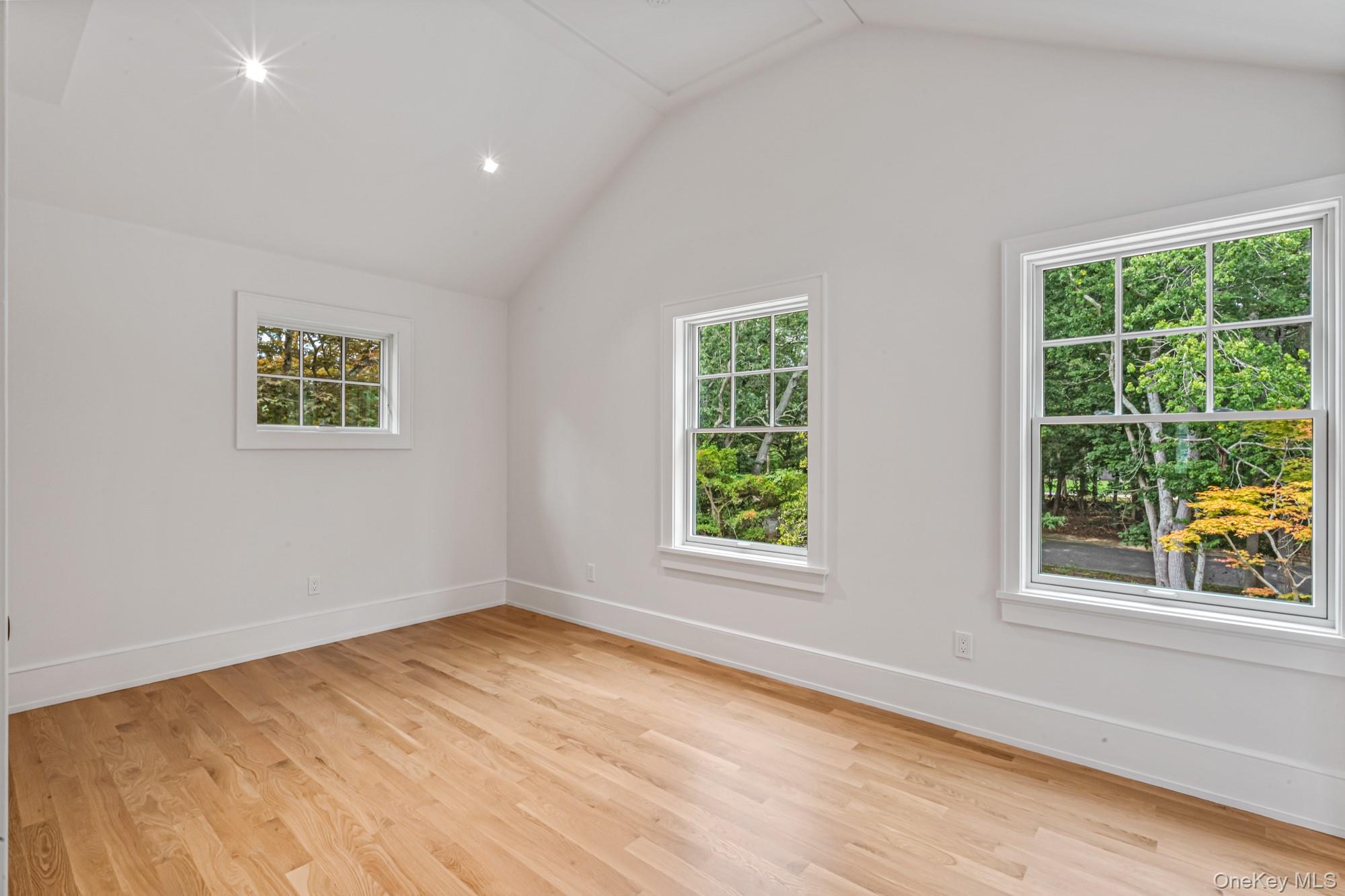 #20 photo, 36 Jagger Lane, サフォーク郡 Westhampton , NY 11977