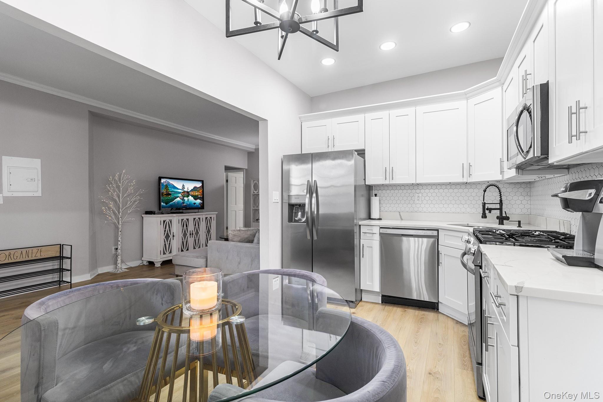 #18 photo, 3411 11th Street, クイーンズ区 Astoria , NY 11106