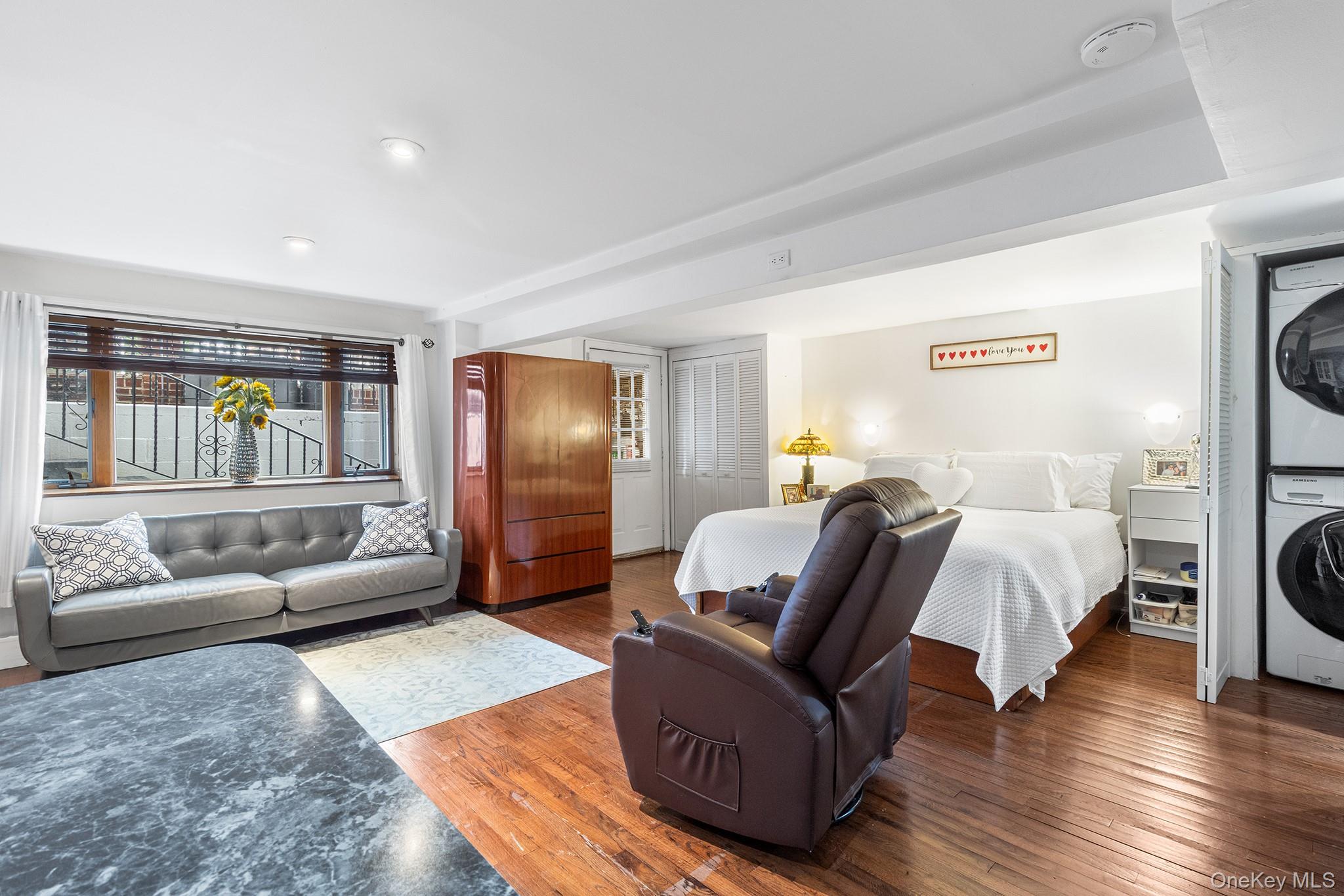 #8 photo, 3411 11th Street, クイーンズ区 Astoria , NY 11106