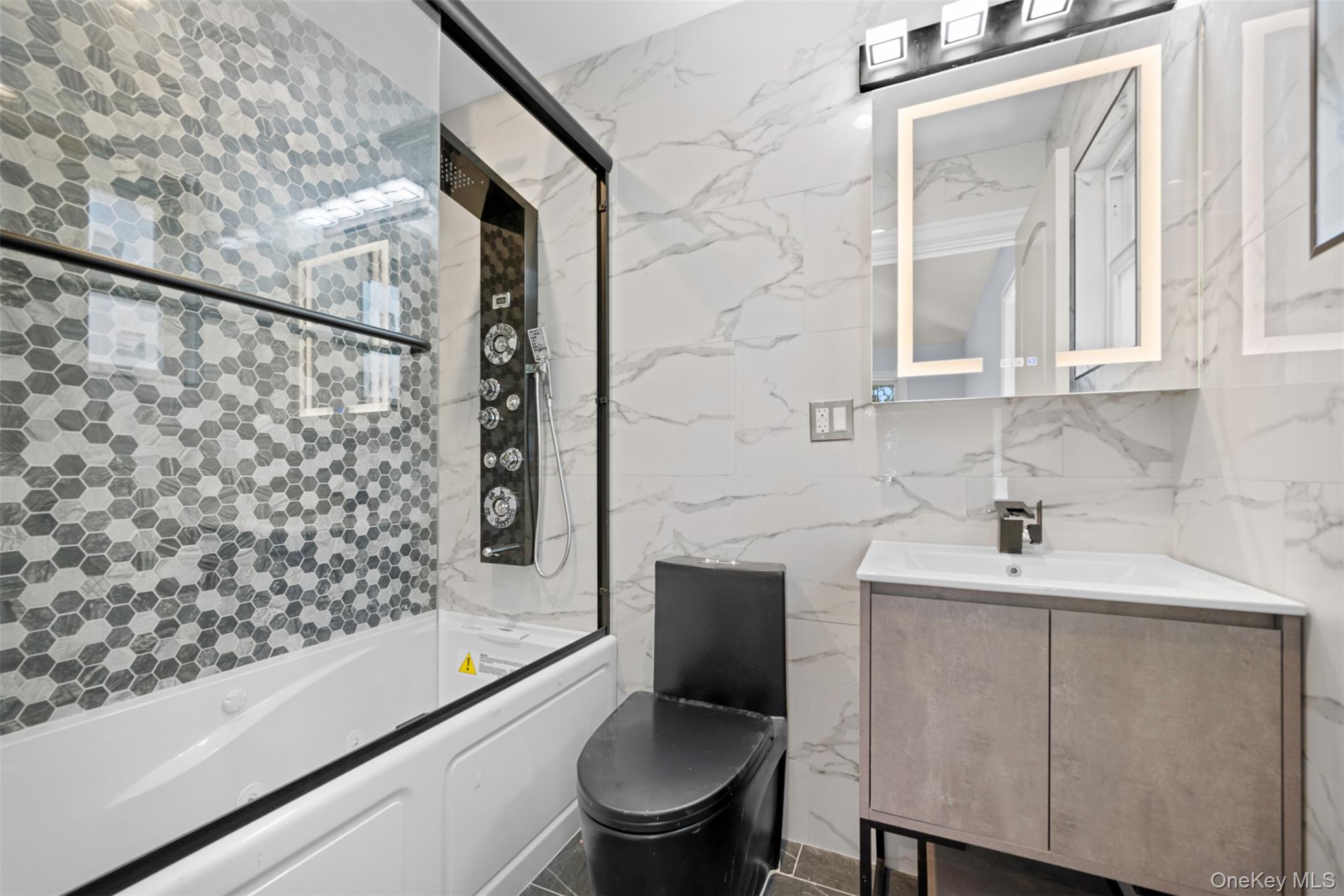 #14 photo, 84-19 253 Street, クイーンズ区 Bellerose , NY 11426