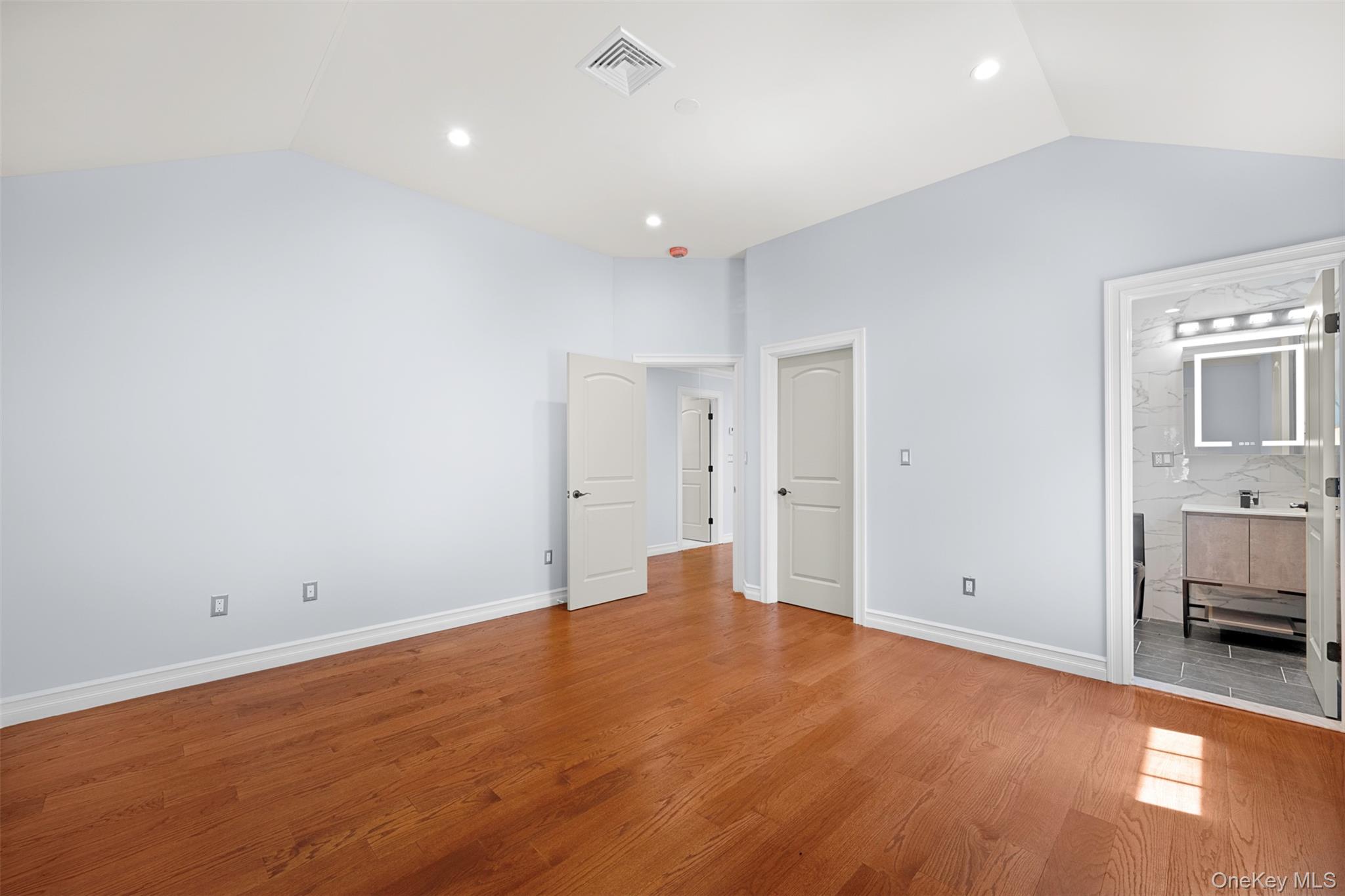 #16 photo, 84-19 253 Street, クイーンズ区 Bellerose , NY 11426