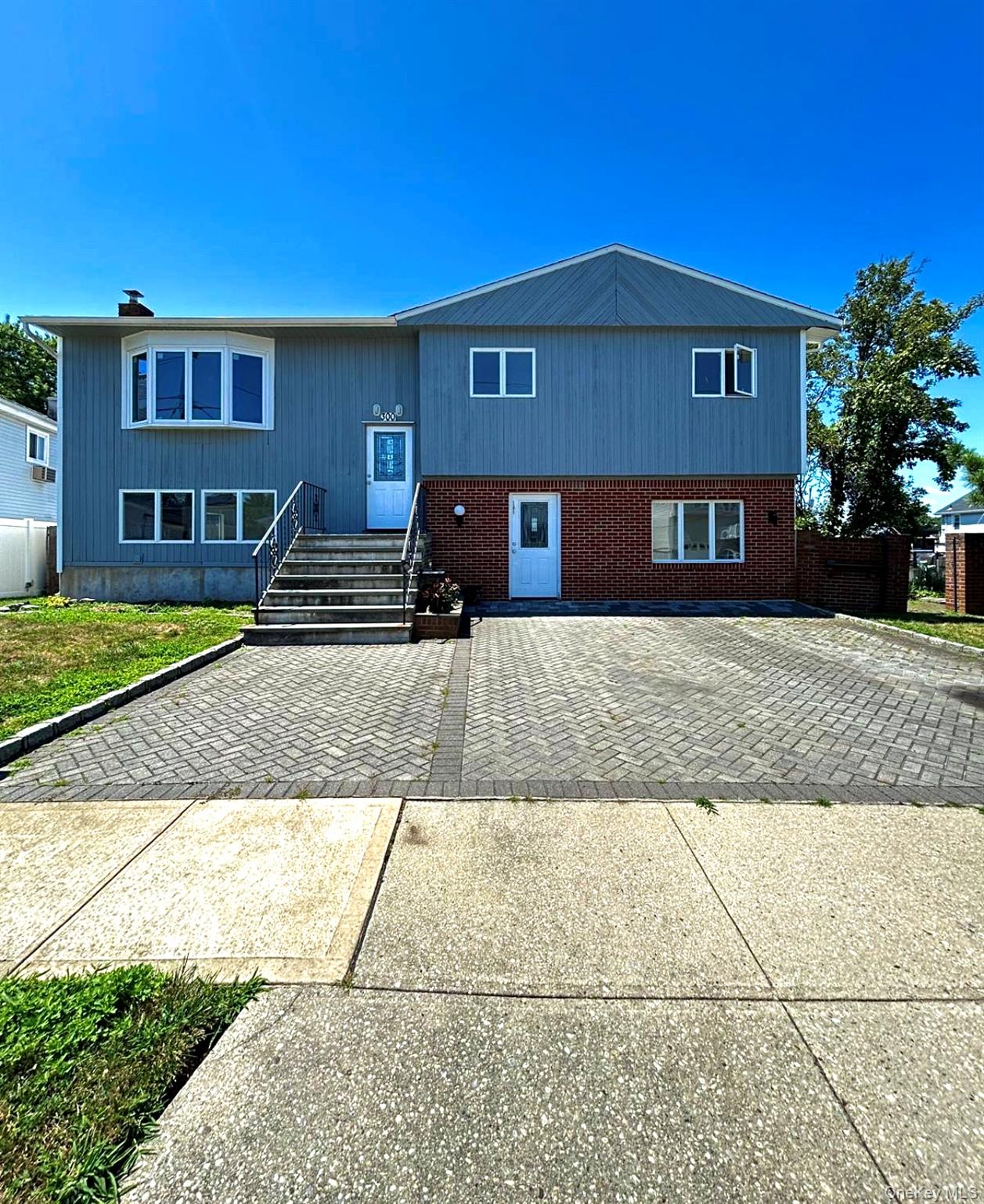 #1 photo, 300 Branch Avenue, ナッソー郡 Freeport , NY 11520