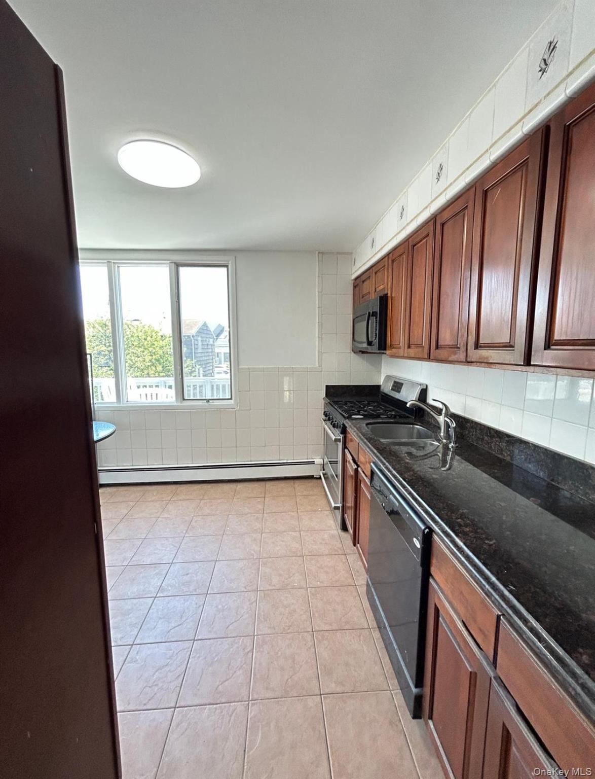 #3 photo, 300 Branch Avenue, ナッソー郡 Freeport , NY 11520