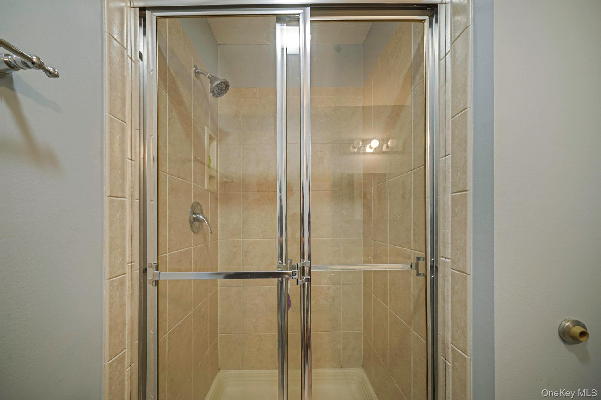 #17 photo, 3538 Gibbs Road, サフォーク郡 Coram , NY 11727