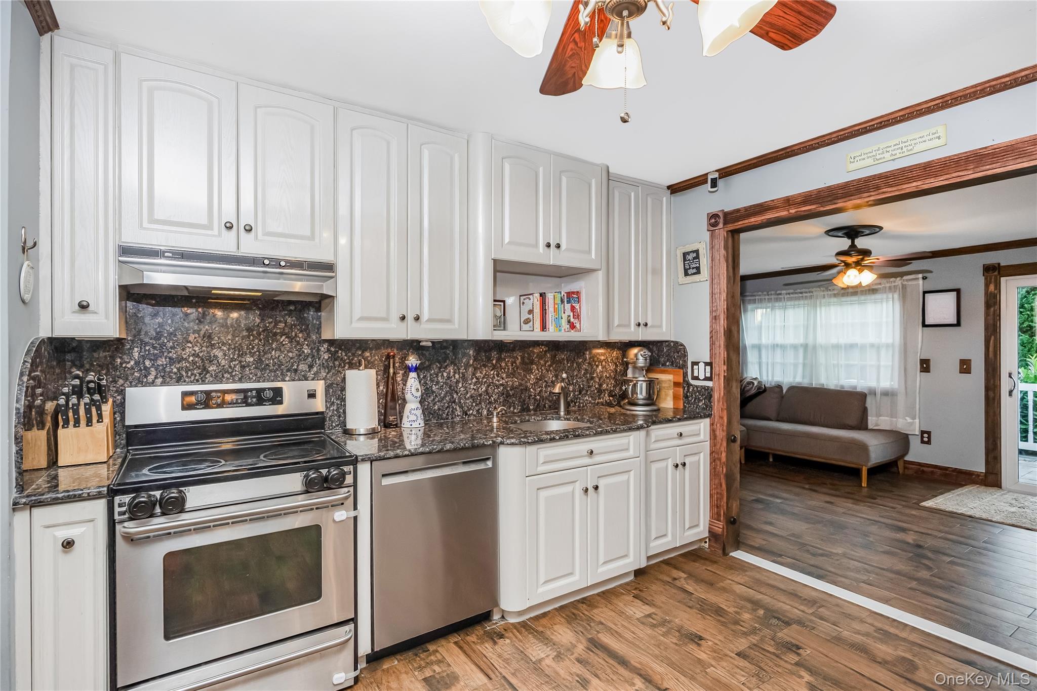 #3 photo, 140 Ocean Avenue, Islip , NY 11751