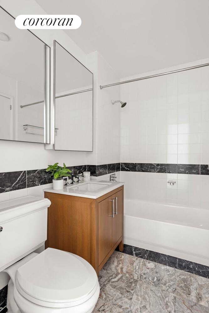 #5 photo, 425 MAIN Street, マンハッタン Roosevelt Island , NY 10044