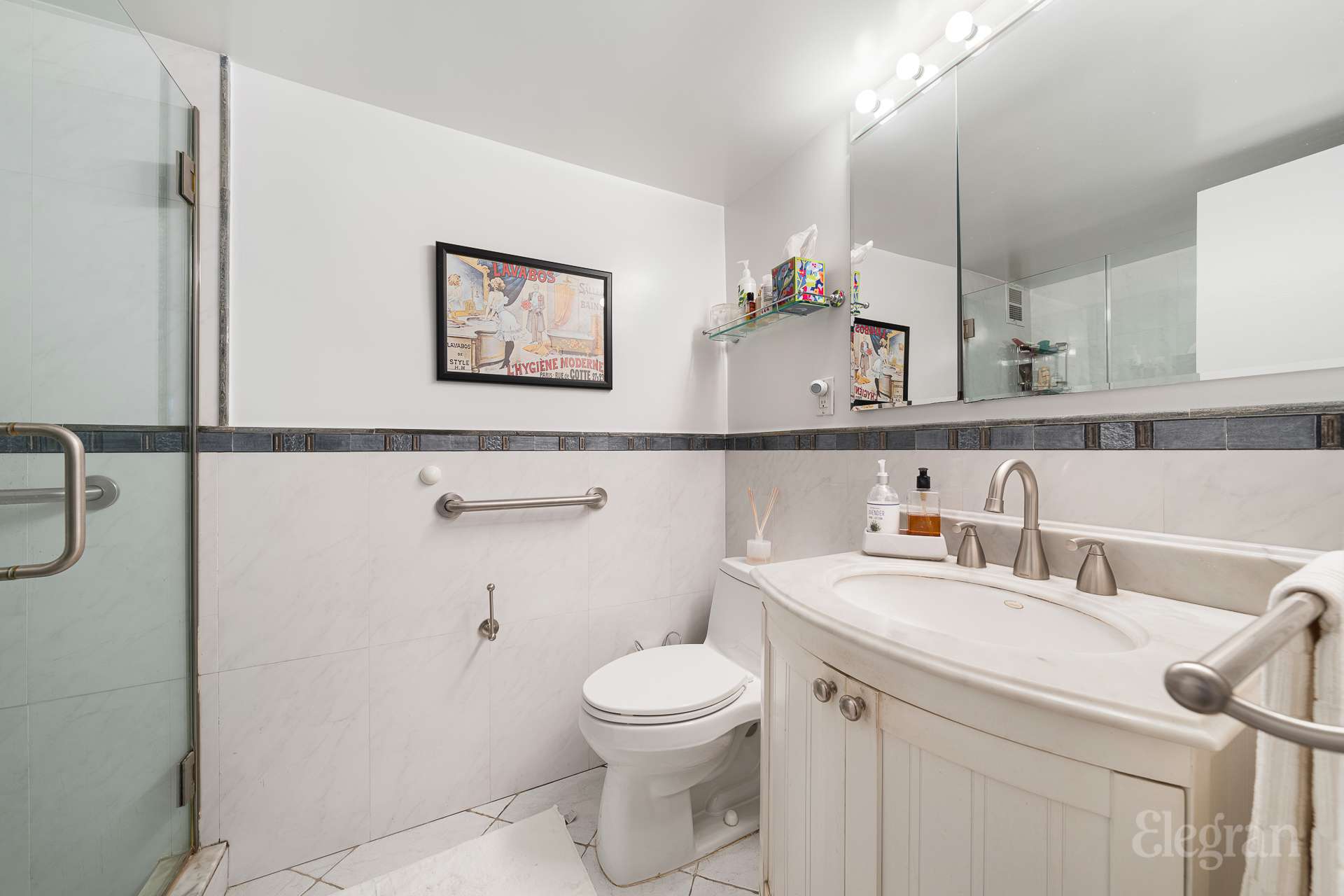 #7 photo, 100 W 57th Street, マンハッタン Midtown East , NY 10019