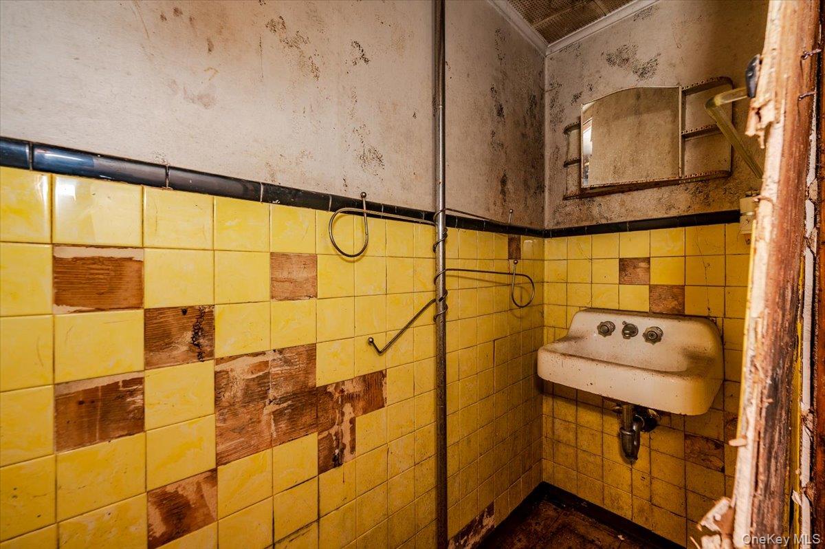 #19 photo, 10 Hampton Terrace, White Plains , NY 10607