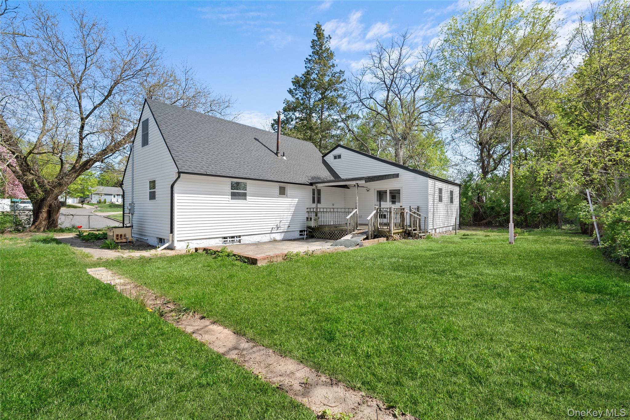 #15 photo, 21 Lehigh Avenue, 东长岛 Centereach , NY 11720