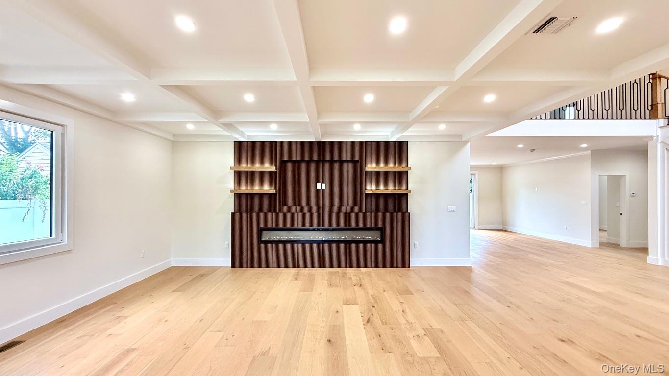 #3 photo, 60 Periwinkle Road, ナッソー郡 Levittown , NY 11756