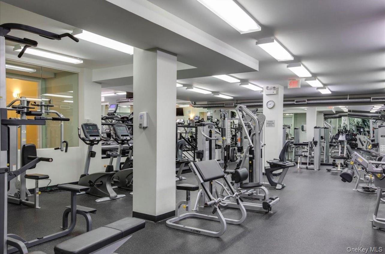 #11 photo, 17-85 215th Street, クイーンズ区 Bayside , NY 11360