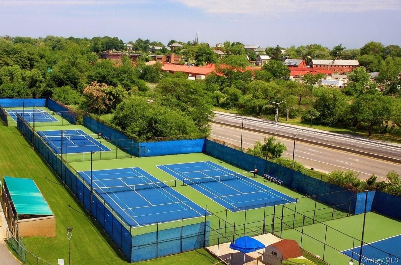 #14 photo, 17-85 215th Street, クイーンズ区 Bayside , NY 11360