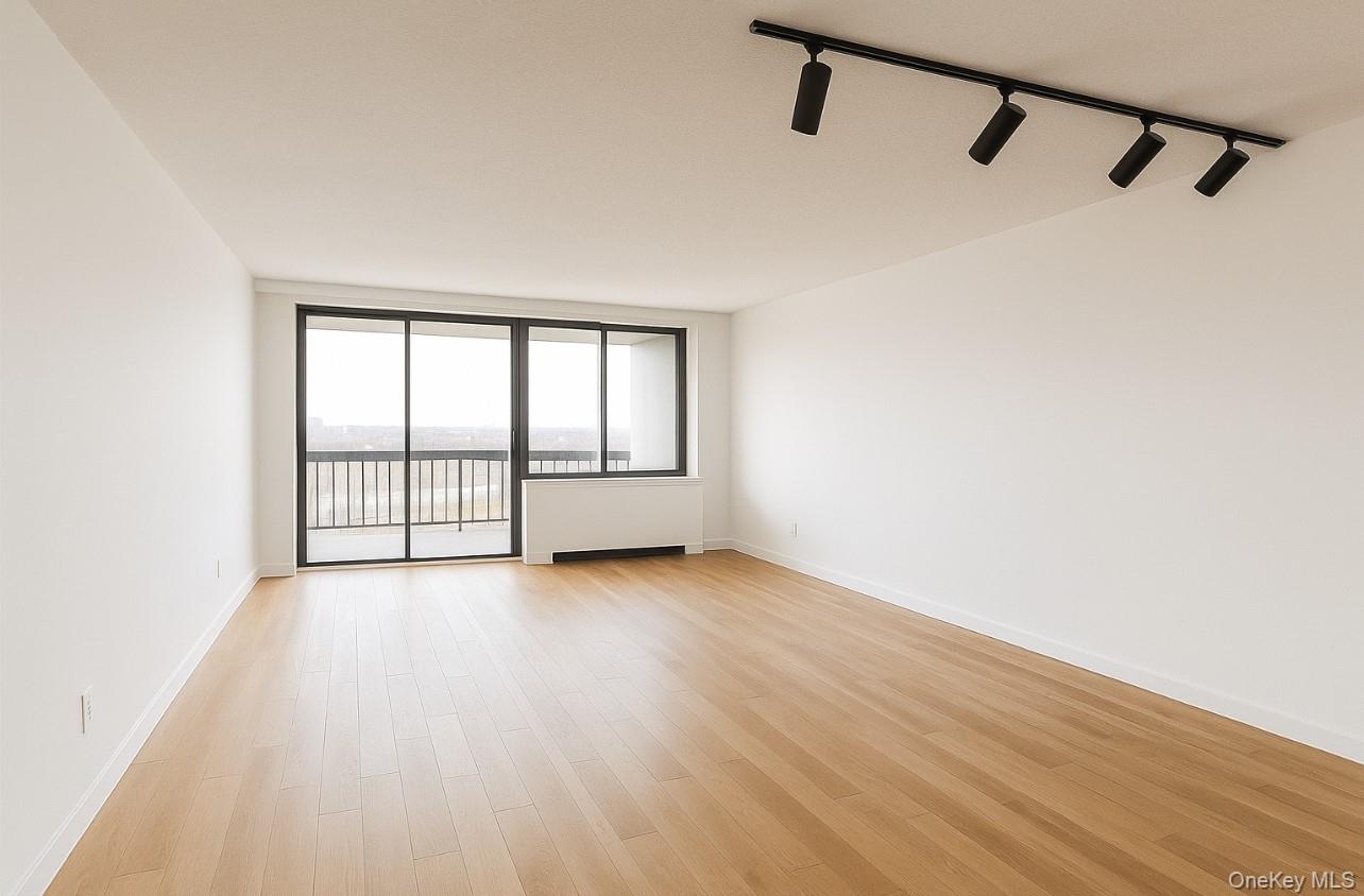 #4 photo, 17-85 215th Street, クイーンズ区 Bayside , NY 11360