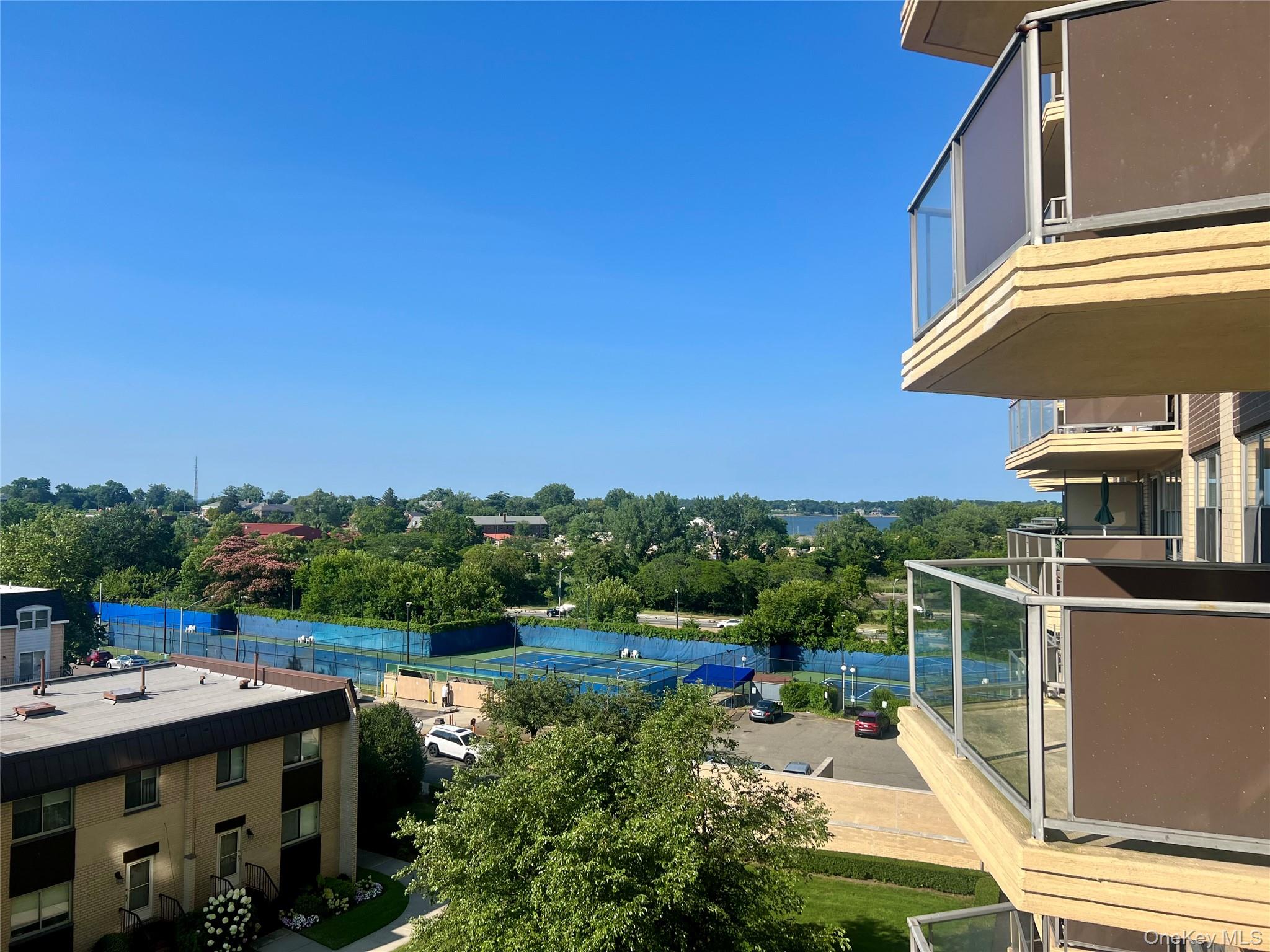 #7 photo, 17-85 215th Street, クイーンズ区 Bayside , NY 11360