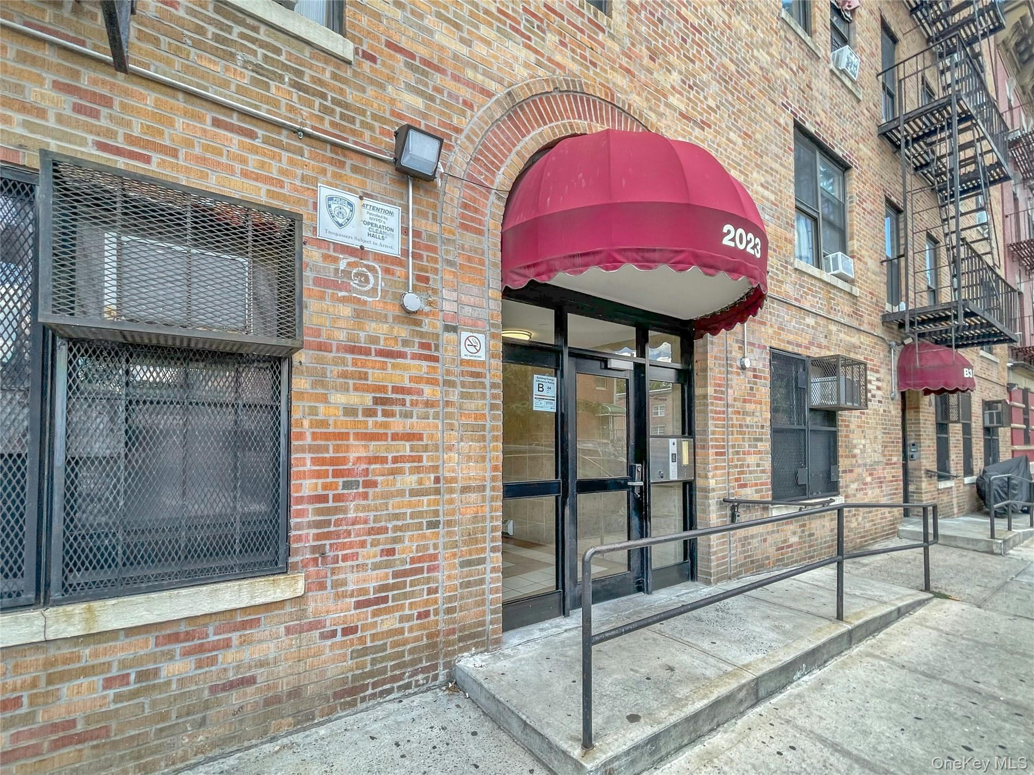 #18 photo, 2023 Belmont Avenue, ブロンクス区 Bronx , NY 10457