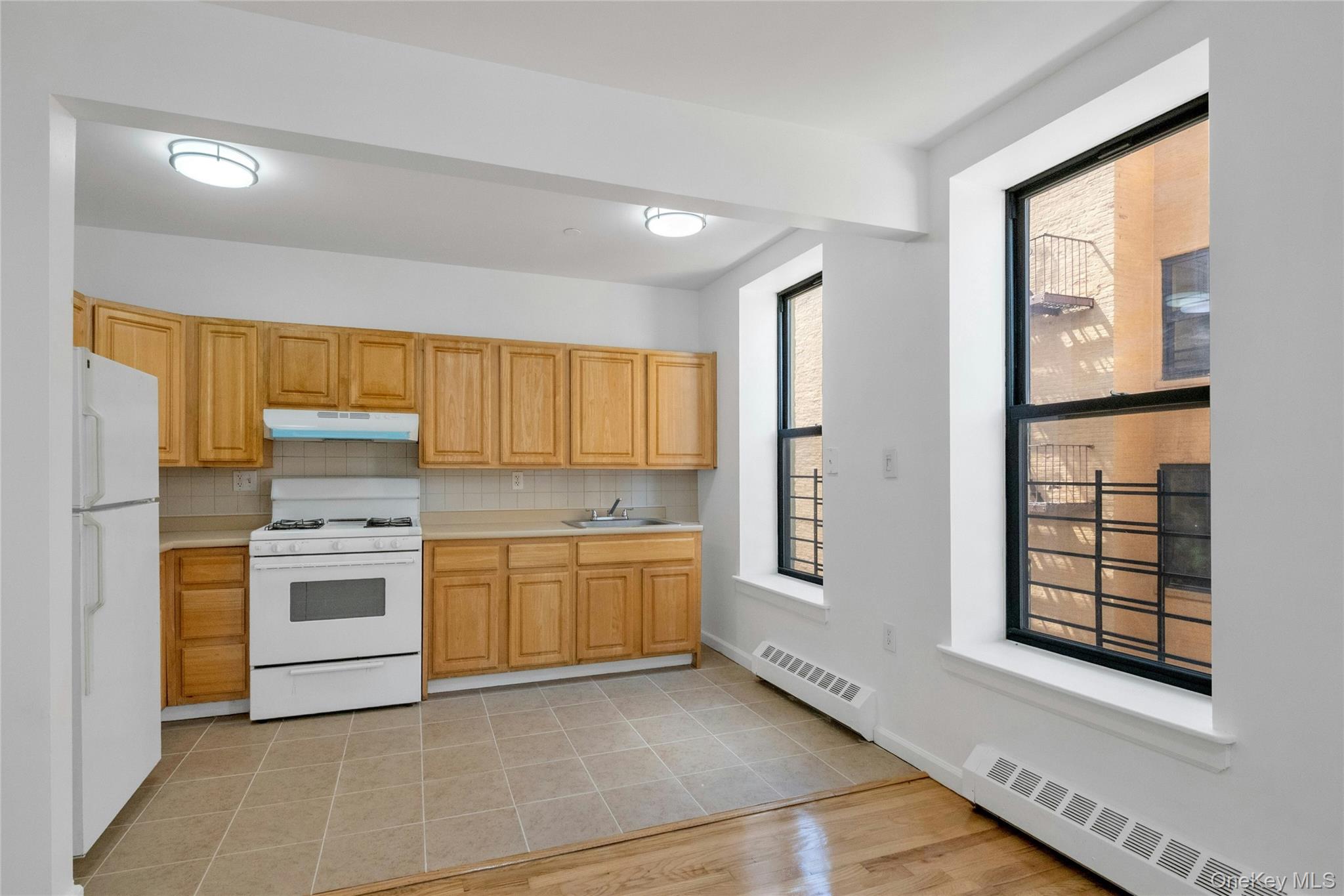 #5 photo, 2023 Belmont Avenue, ブロンクス区 Bronx , NY 10457