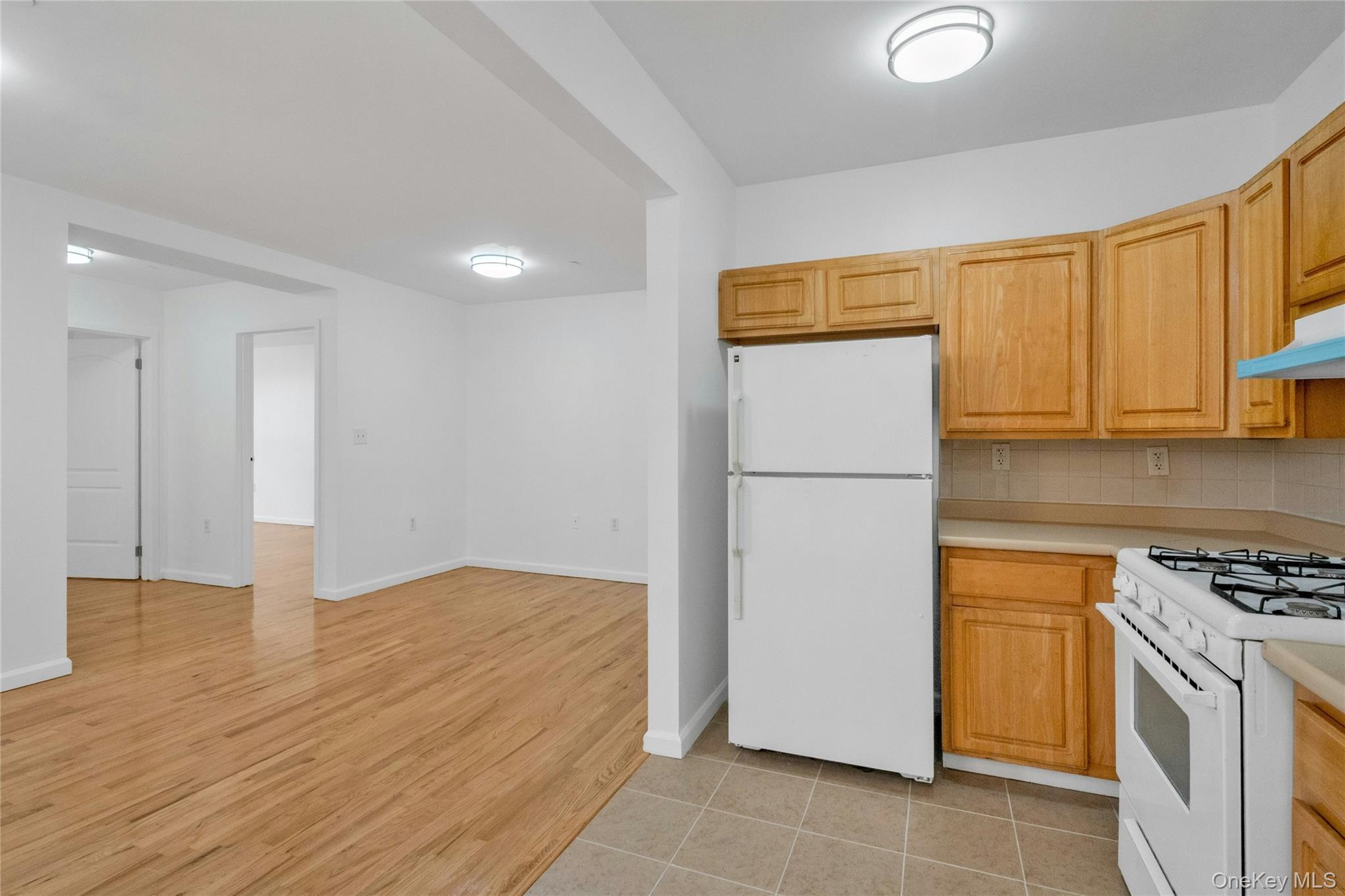 #7 photo, 2023 Belmont Avenue, ブロンクス区 Bronx , NY 10457