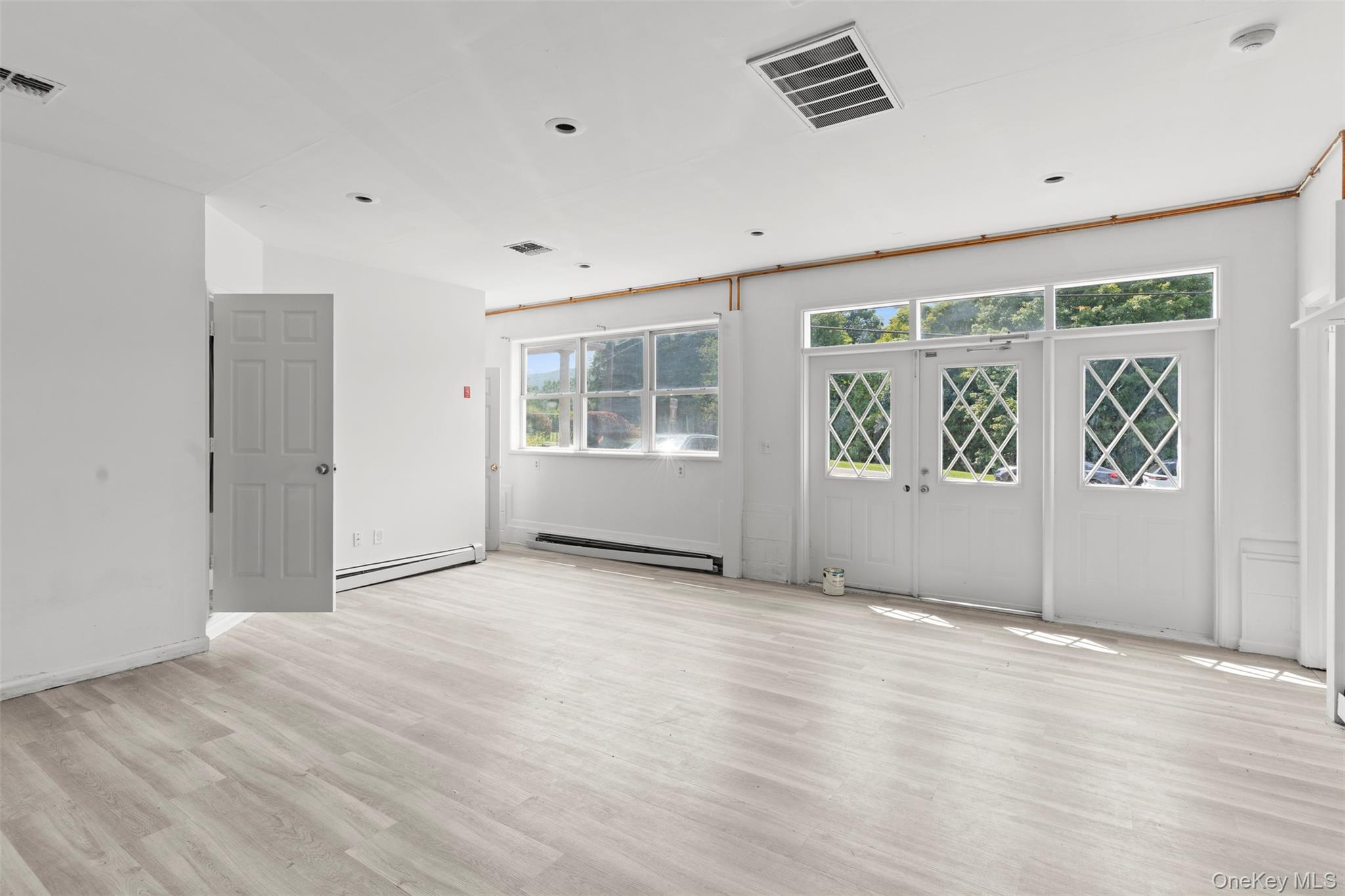 #20 photo, 737 Broadway (aka 9W), Ulster Park , NY 12487