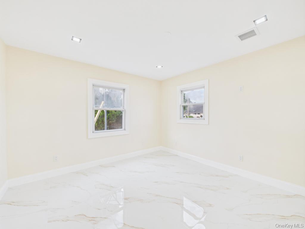 #16 photo, 49 Griddle Lane, ナッソー郡 Levittown , NY 11756