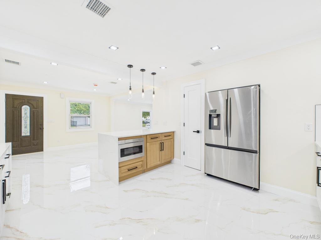 #3 photo, 49 Griddle Lane, ナッソー郡 Levittown , NY 11756