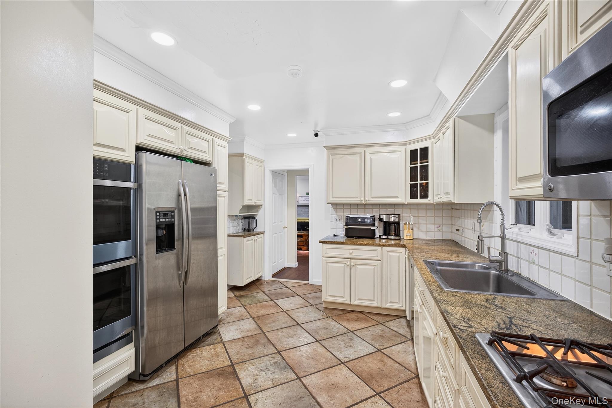 #14 photo, 8 Beechwood Road, Hartsdale , NY 10530