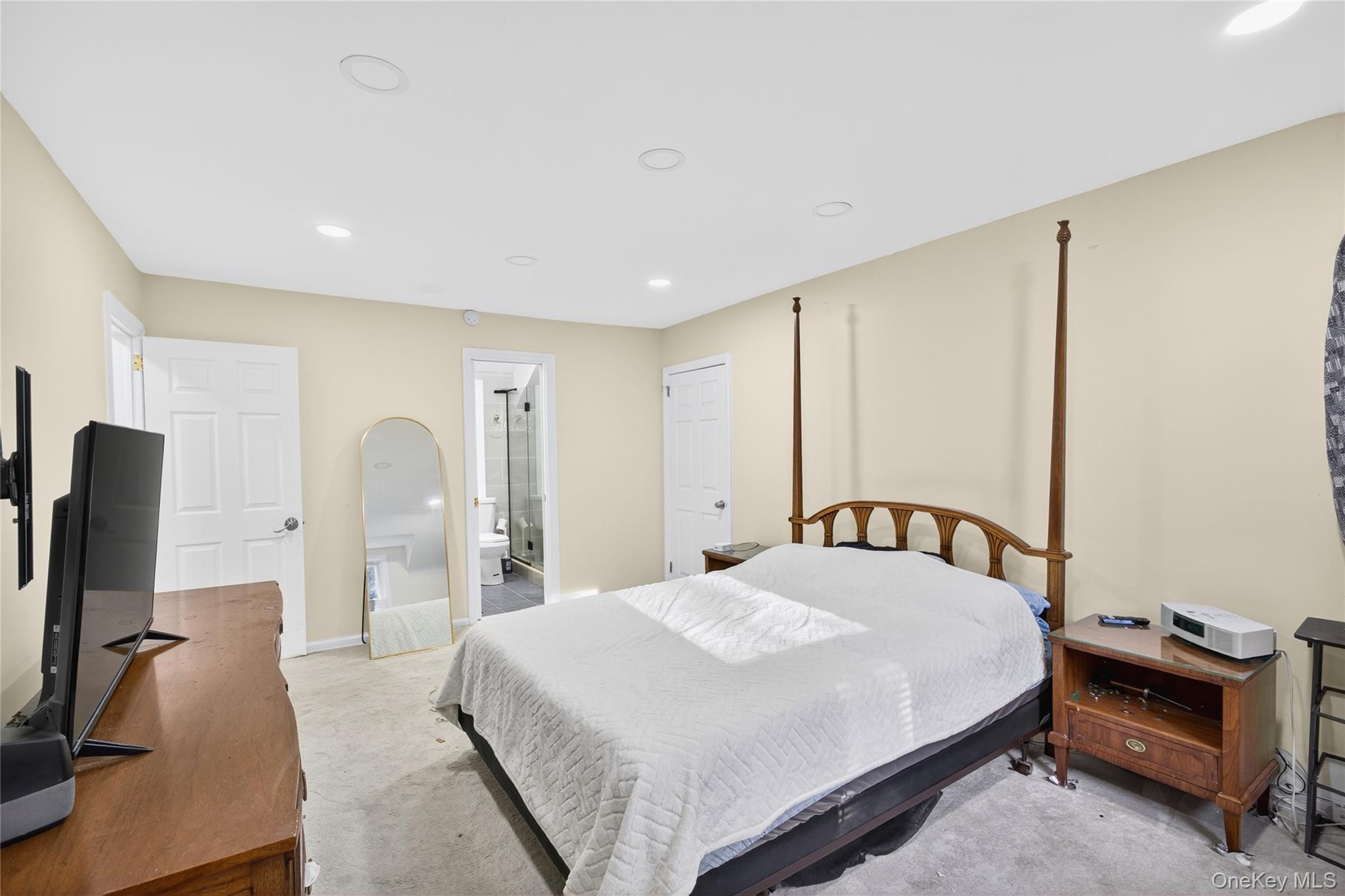 #19 photo, 8 Beechwood Road, Hartsdale , NY 10530