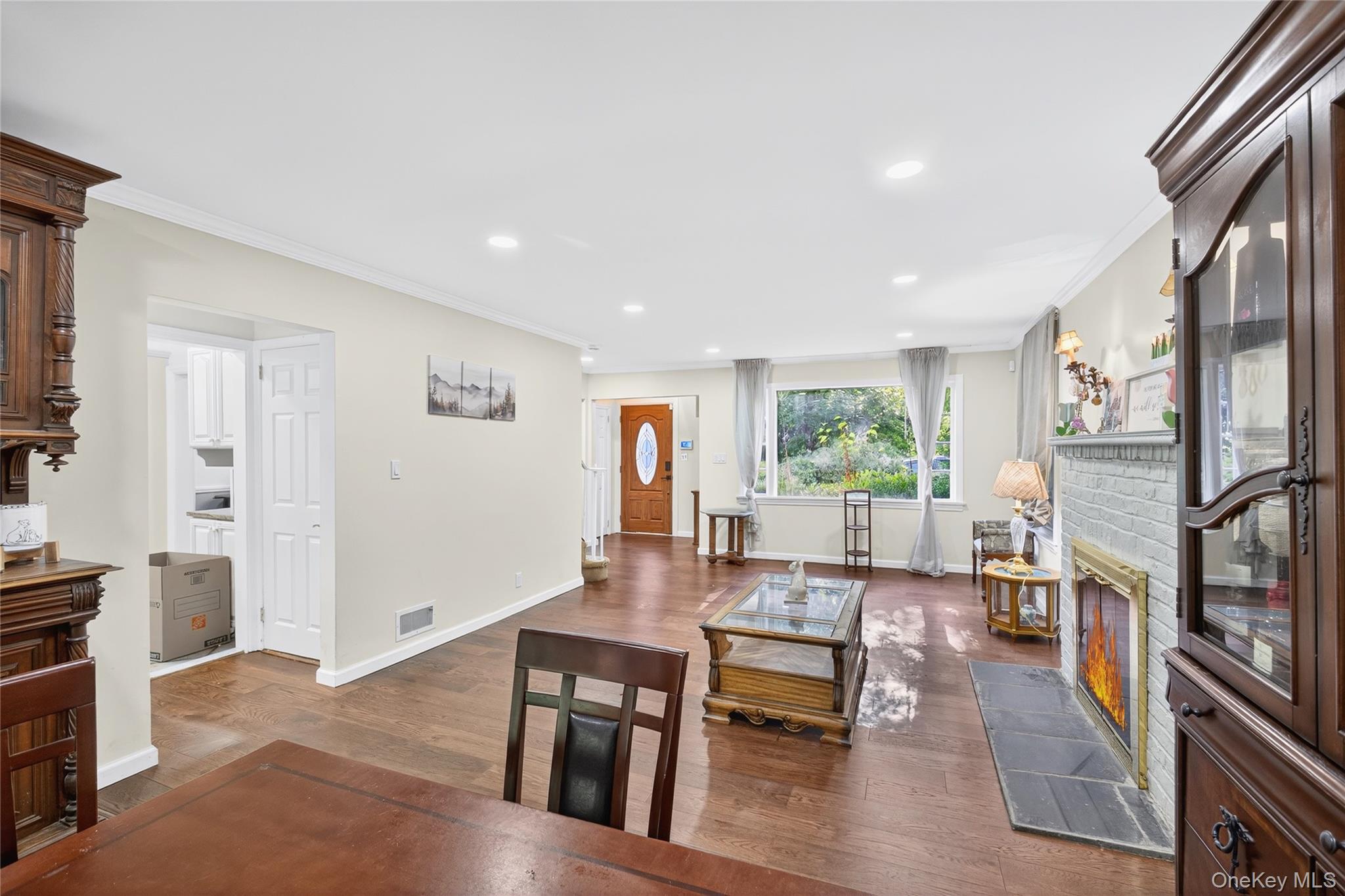 #5 photo, 8 Beechwood Road, Hartsdale , NY 10530