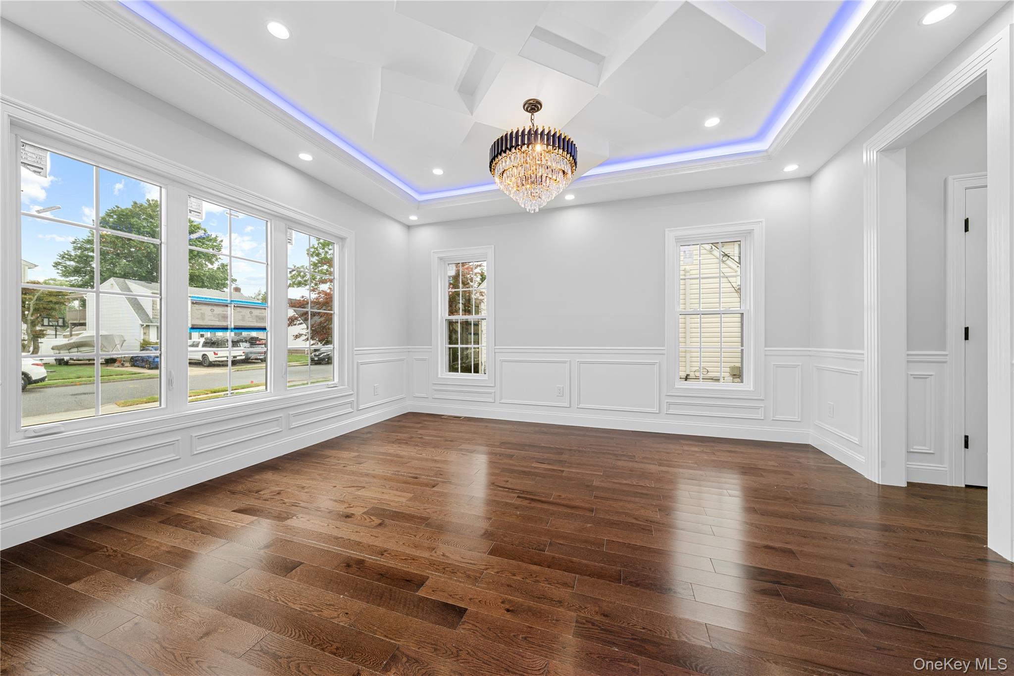 #10 photo, 71 Cedar Street, ナッソー郡 Hicksville , NY 11801