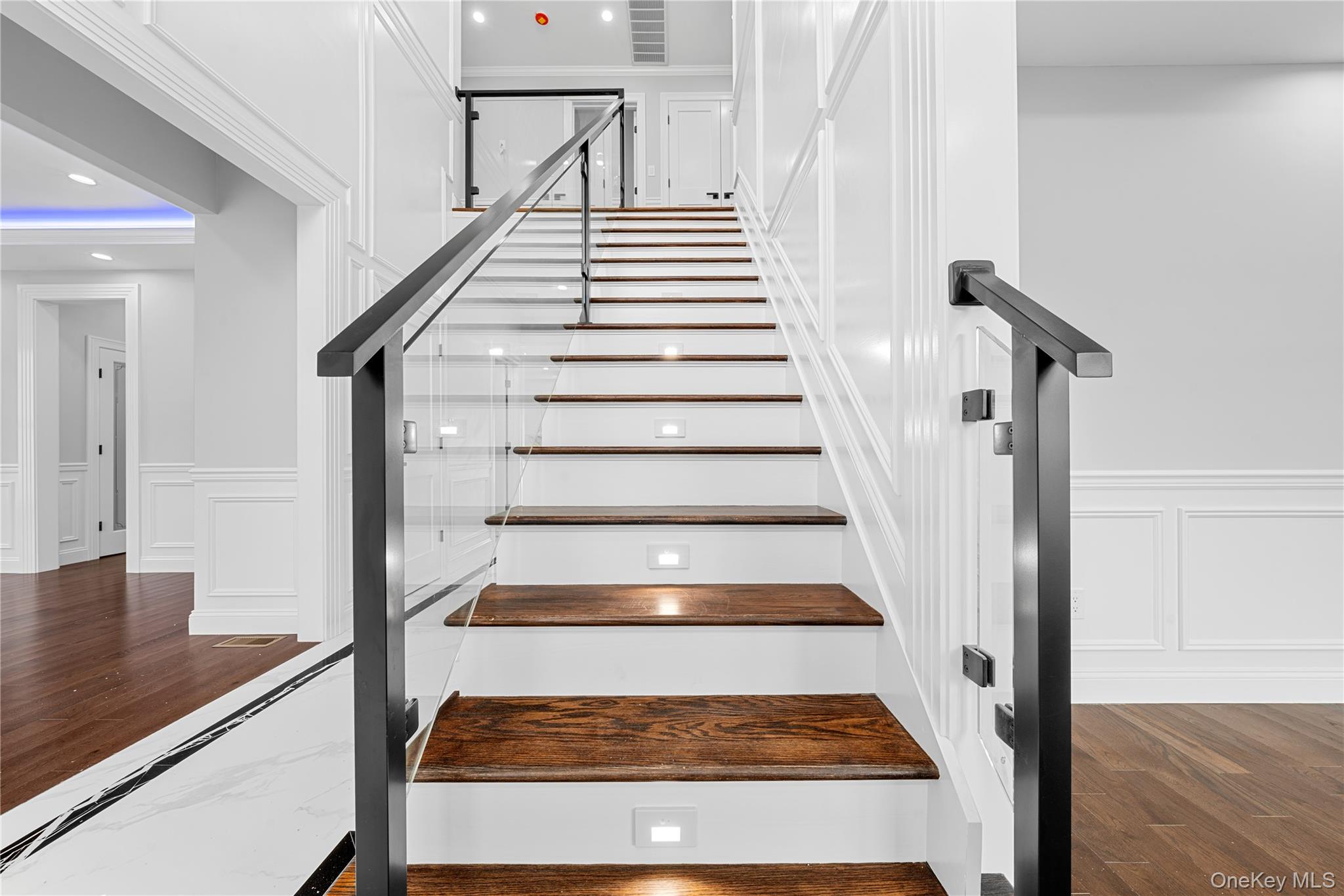 #19 photo, 71 Cedar Street, ナッソー郡 Hicksville , NY 11801